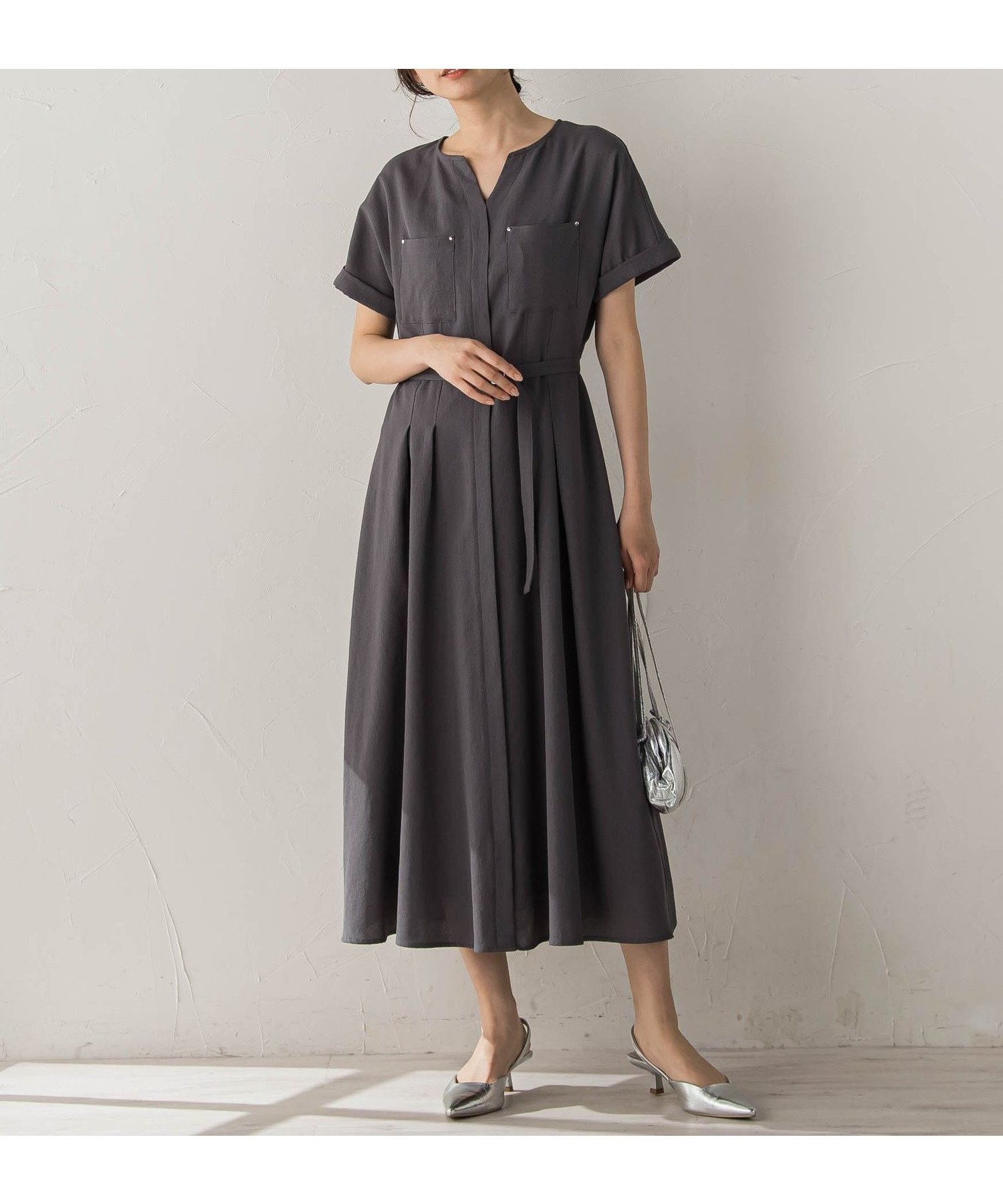 【ドロワット ロートレアモン/Droite Lautreamont】のラフロニークロスワンピース インテリア・キッズ・メンズ・レディースファッション・服の通販 founy(ファウニー) 　ファッション　Fashion　レディースファッション　Fashion for Women　ワンピース　Dresses　春　Spring　吸水　Absorbent, Quick-Dry　シルバー　Silver, Metallic Silver　トレンド　Trend, Trending Now　フェミニン　Feminine, Girly　ペチコート　Petticoat, Underskirt　半袖　Short Sleeve, Half Sleeve　マキシ　Maxi, Full Length　メッシュ　Mesh, Net Fabric　リラックス　Relax, Relaxed Fit　ロング　Long, Long-Length　S/S・春夏　SS, Spring/Summer, Warm Season　夏　Summer　2026年　2026　2026春夏・S/S　Spring/Summer 2026 SS26　チャコールグレー|ID: prp329100004975573 ipo3291000000037298542