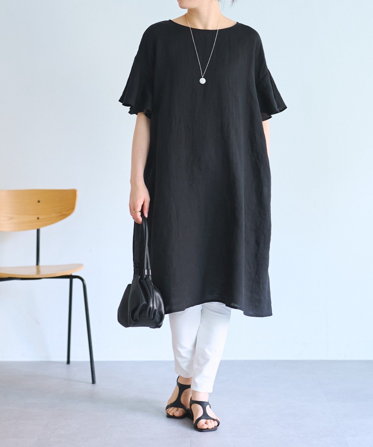 【ビアズリー/BEARDSLEY】のリネンワンピース インテリア・キッズ・メンズ・レディースファッション・服の通販 founy(ファウニー) 　ファッション　Fashion　レディースファッション　Fashion for Women　ワンピース　Dresses　スリーブ　Sleeve, Long Sleeve / Short Sleeve　フェミニン　Feminine, Girly　フレア　Flare, Flared　ポケット　Pocket, Pocket Detail　リネン　Linen, Linen Fabric　再入荷　Restock / Back in Stock　夏　Summer　旅行　Travel　ブラック|ID: prp329100004975598 ipo3291000000037298625