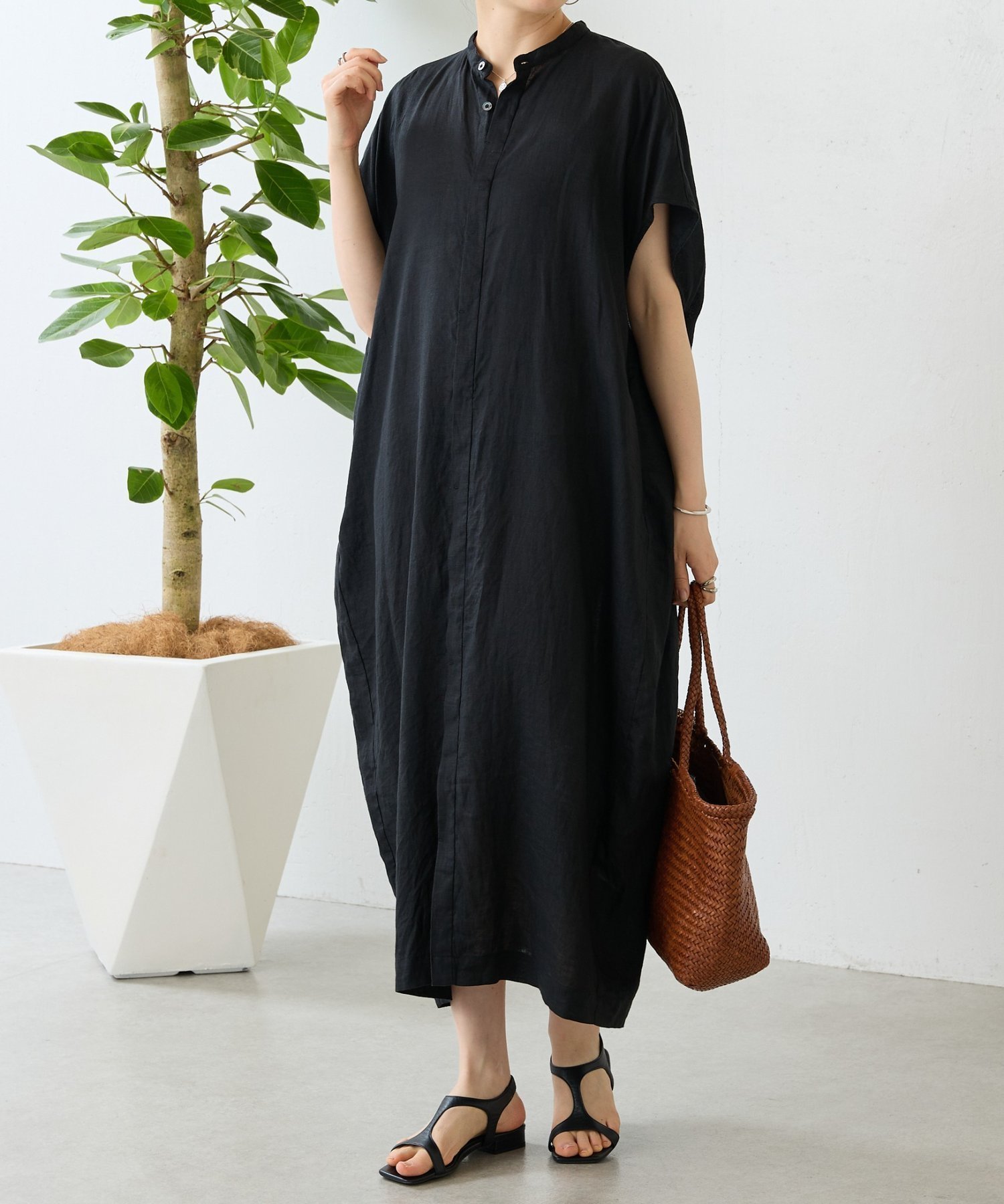 【ビアズリー/BEARDSLEY】のリネンコクーンワンピ インテリア・キッズ・メンズ・レディースファッション・服の通販 founy(ファウニー) 　ファッション　Fashion　レディースファッション　Fashion for Women　ワンピース　Dresses　シンプル　Simple, Minimal　ポケット　Pocket, Pocket Detail　羽織　Haori, Light Jacket　リネン　Linen, Linen Fabric　再入荷　Restock / Back in Stock　ブラック|ID: prp329100004975600 ipo3291000000037298632