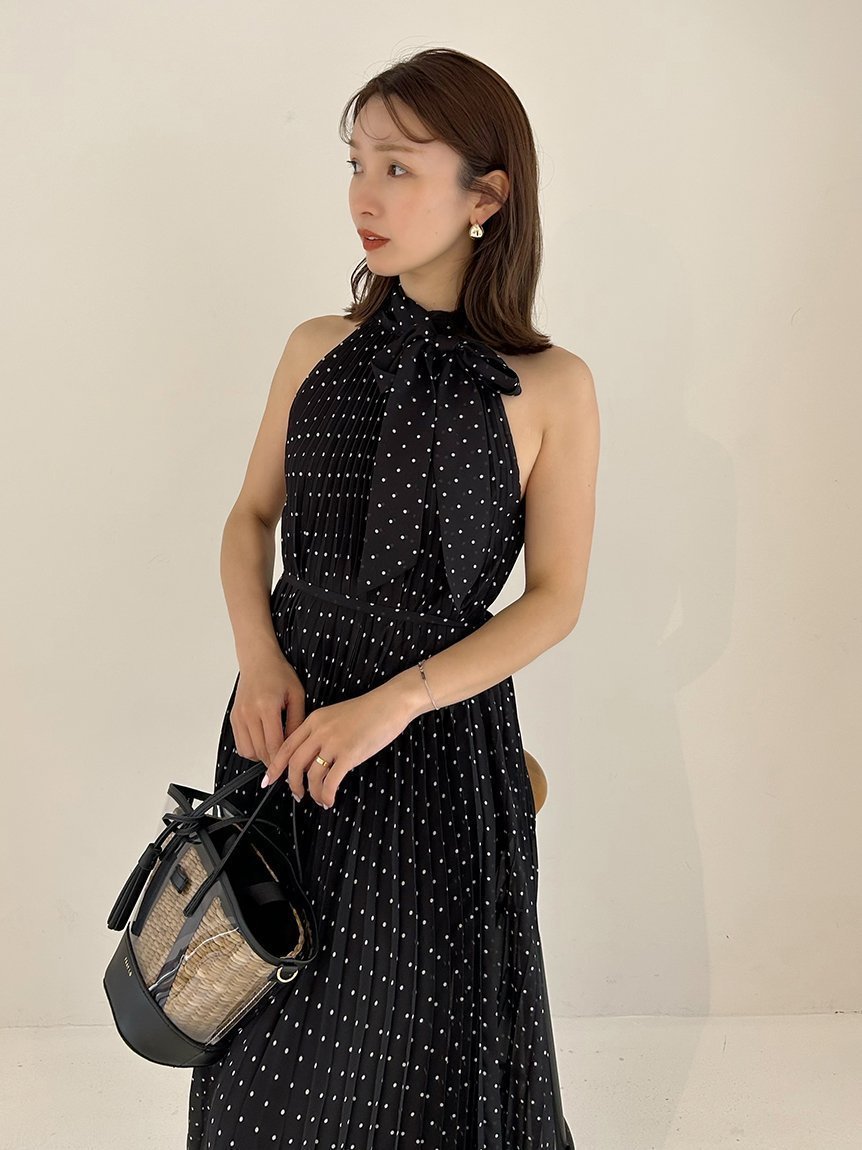 【フレイ アイディー/FRAY I.D】の2wayプリーツホルターネックワンピース インテリア・キッズ・メンズ・レディースファッション・服の通販 founy(ファウニー) 　ファッション　Fashion　レディースファッション　Fashion for Women　ワンピース　Dresses　シンプル　Simple, Minimal　スマート　Smart, Elegant　ドット　Polka Dot, Dot Pattern　フェミニン　Feminine, Girly　フロント　Front, Front Design　プリーツ　Pleats, Pleated　無地　Plain, Solid Color　リゾート　Resort, Vacation Style　リボン　Ribbon, Bow　エレガント 上品　Elegant　MIX[930]|ID: prp329100004975889 ipo3291000000037299742