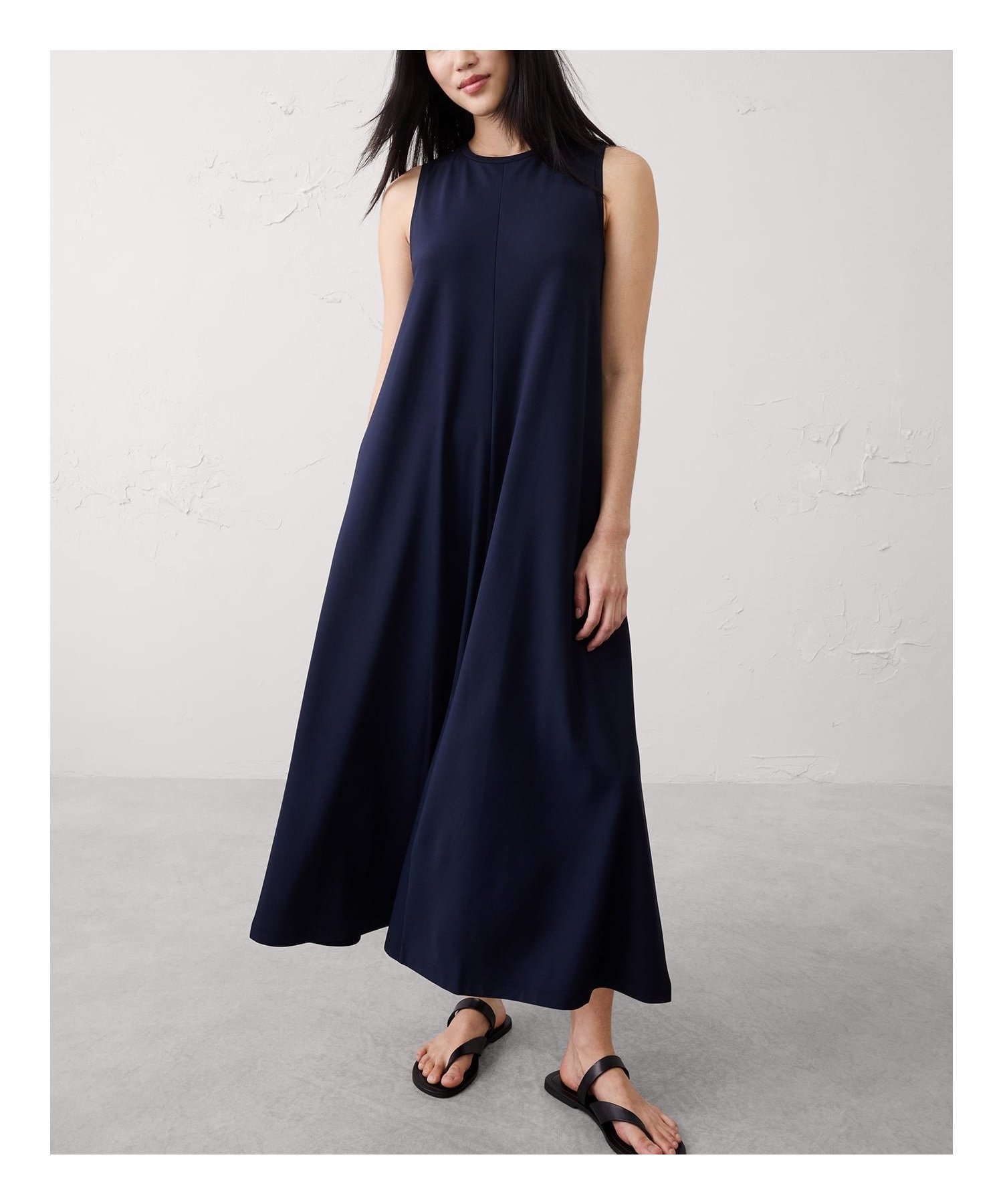 【バナナリパブリック ファクトリーストア/BANANA REPUBLIC FACTORY STORE】の日本限定 ノースリーブ ニット マキシ トラペーズ ワンピース インテリア・キッズ・メンズ・レディースファッション・服の通販 founy(ファウニー) 　ファッション　Fashion　レディースファッション　Fashion for Women　ワンピース　Dresses　スタイリッシュ　Stylish, Fashionable　トラベル　Travel, Travel Gear　ドレス　Dress, One-Piece　ノースリーブ　Sleeveless, No-Sleeve　フォルム　Silhouette, Form　ベーシック　Basic, Essential　マキシ　Maxi, Full Length　リゾート　Resort, Vacation Style　ロング　Long, Long-Length　PREPPY_NAVY|ID: prp329100004976244 ipo3291000000037301127