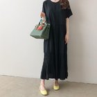 【メゾンドラティール/maison de LATIR】の幅広いシーンで活躍間違いなし!ティアードプリーツワンピース ソリッドカラー ブラック|ID: prp329100004976325 ipo3291000000037301414