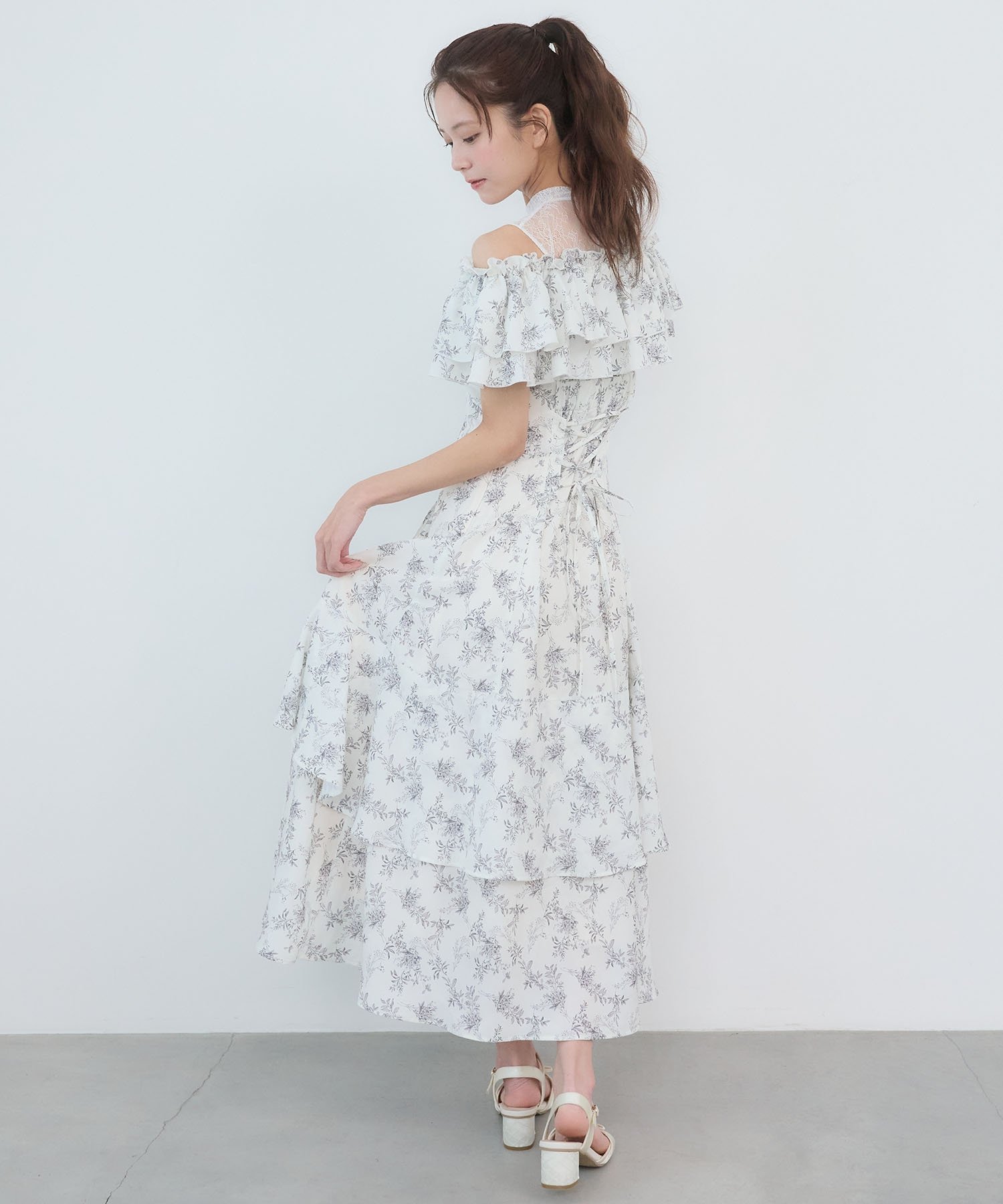 【マジェスティック レゴン/MAJESTIC LEGON】のウエストきゅっとオフショルワンピ インテリア・キッズ・メンズ・レディースファッション・服の通販 founy(ファウニー) 　ファッション　Fashion　レディースファッション　Fashion for Women　ワンピース　Dresses　オケージョン　Occasion Wear　カーディガン　Cardigan, Knitwear　切替　Switching, Contrast Panel　ジャケット　Jacket, Outerwear　ダウン　Down, Puffer　デコルテ　Décolleté, Neckline　ドッキング　Docking, Mixed Material　ドット　Polka Dot, Dot Pattern　バランス　Balance, Style Balance　フェミニン　Feminine, Girly　フリル　Frill, Ruffle　マーメイド　Mermaid, Fishtail Silhouette　レース　Lace, Lace Fabric　ロング　Long, Long-Length　再入荷　Restock / Back in Stock　グレー柄|ID: prp329100004976326 ipo3291000000037301421