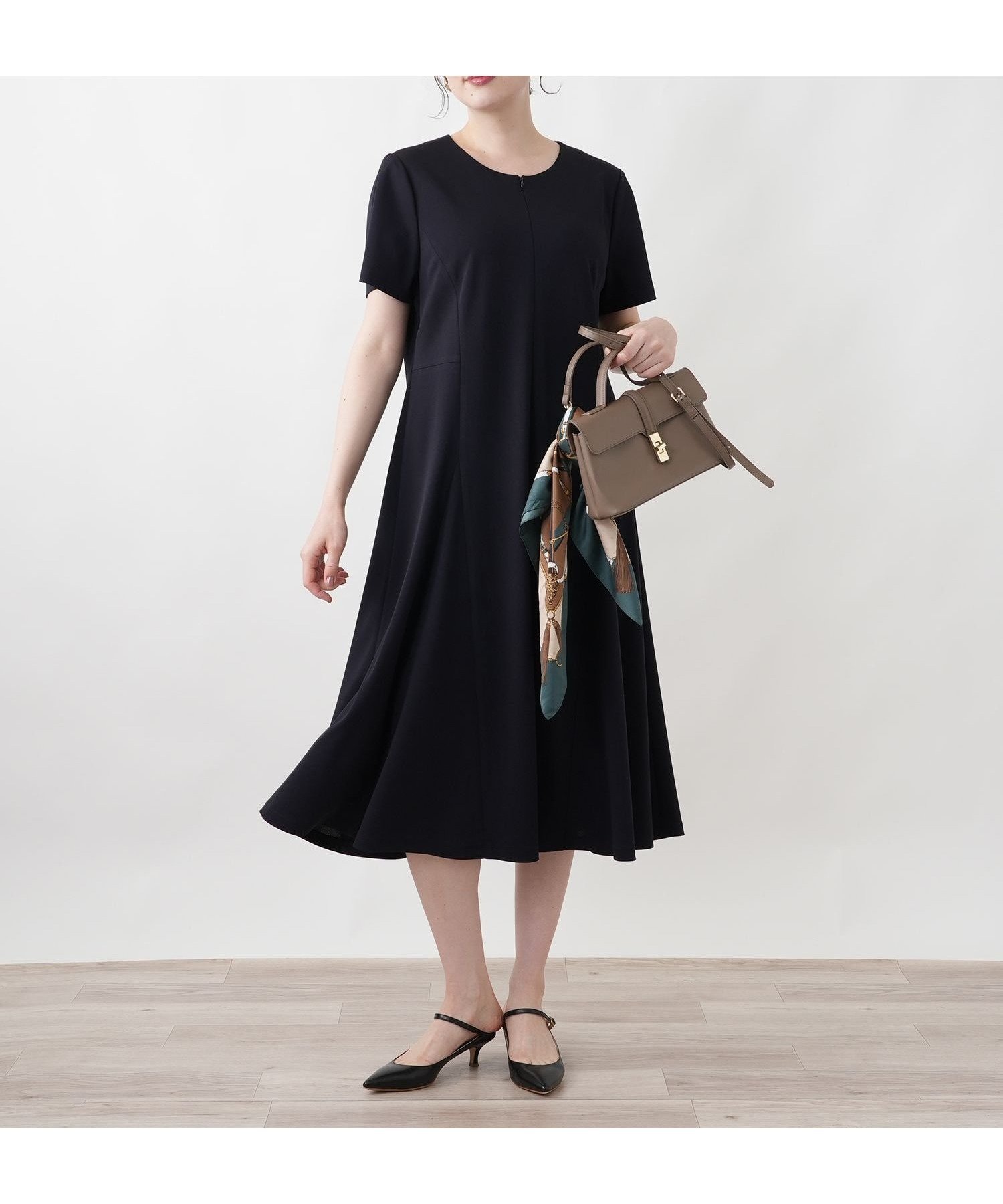 【レリアンプラスハウス/Leilian PLUS HOUSE】のフレアパネルワンピース インテリア・キッズ・メンズ・レディースファッション・服の通販 founy(ファウニー) 　ファッション　Fashion　レディースファッション　Fashion for Women　ワンピース　Dresses　アンダー　Underwear Essentials　シンプル　Simple, Minimal　ドレープ　Drape, Draping Fabric　ポケット　Pocket, Pocket Detail　夏　Summer　ネイビー|ID: prp329100004976348 ipo3291000000037301485
