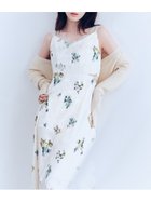 【フレイ アイディー/FRAY I.D】のサイドカッティングレーストリムキャミワンピース 大人の最旬トレンドファッション＆コーディネート founy(ファウニー) ファッション Fashion レディースファッション Fashion for Women ワンピース Dresses キャミソールワンピース Camisole Dresses カッティング Cutting Detail キャミソール Camisole, Spaghetti Strap Top スマート Smart, Elegant バランス Balance, Style Balance プリント Print, Printed Pattern レース Lace, Lace Fabric エレガント 上品 Elegant 無地 Plain, Solid Color thumbnail FLOWER[936]|ID: prp329100004976358 ipo3291000000037301516