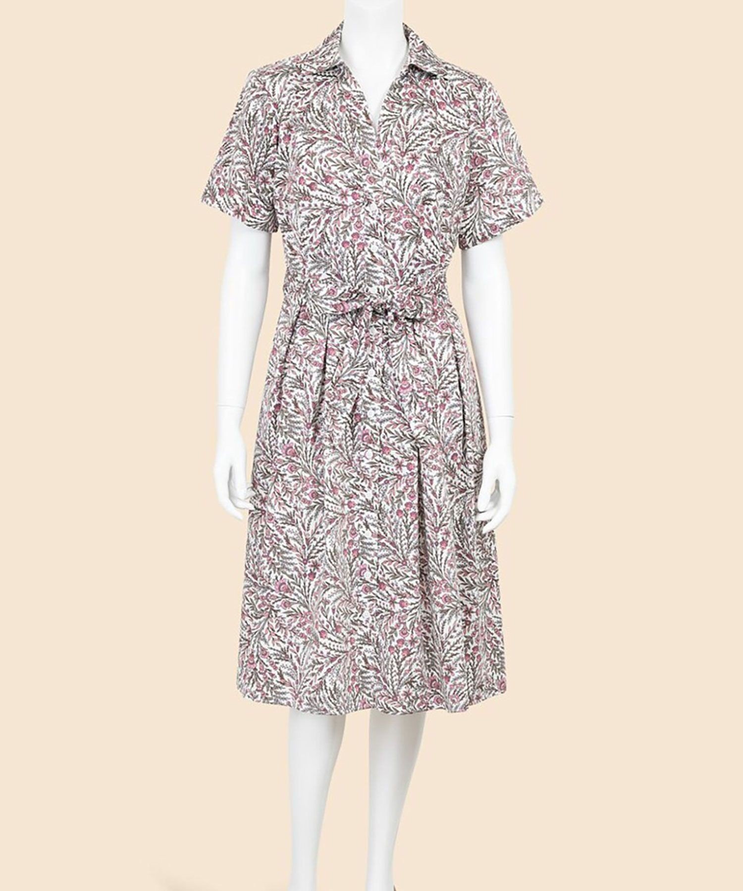 【ブルックス ブラザーズ/Brooks Brothers】のコットンサテン ボタニカルプリント ショートスリーブ シャツワンピース インテリア・キッズ・メンズ・レディースファッション・服の通販 founy(ファウニー) 　ファッション　Fashion　レディースファッション　Fashion for Women　ワンピース　Dresses　シャツワンピース / 1枚で着映えコーデ　Shirt Dresses　クラシカル　Classical, Vintage-Inspired　サテン　Satin, Glossy Fabric　ショート　Short, Short Length　スリーブ　Sleeve, Long Sleeve / Short Sleeve　ドレス　Dress, One-Piece　パープル　Purple, Violet　プリント　Print, Printed Pattern　夏　Summer　ホワイト×ピンク|ID: prp329100004976396 ipo3291000000037301662