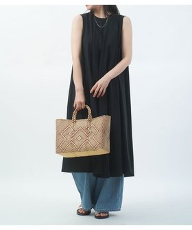 【ブルーコムブルー/BLEU COMME BLEU】のオーチバル・オーシバル スリーブレスAラインワンピース 大人の最旬トレンドファッション＆コーディネート founy(ファウニー) ファッション Fashion レディースファッション Fashion for Women ワンピース Dresses Aラインワンピース・フレアシルエット A-Line Dresses / Flared Silhouette Dresses アンダー Underwear Essentials ショルダー Shoulder, Shoulder Strap スリーブ Sleeve, Long Sleeve / Short Sleeve ドレープ Drape, Draping Fabric フレア Flare, Flared 夏 Summer |ID:prp329100004976449