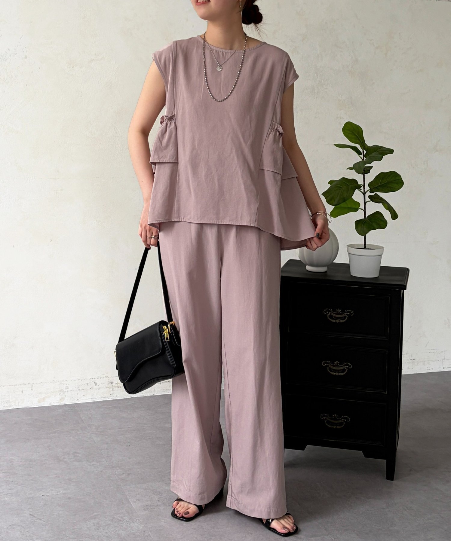【シェトワ/Chez toi】のバックフリルブラウス×パンツSET インテリア・キッズ・メンズ・レディースファッション・服の通販 founy(ファウニー) 　ファッション　Fashion　レディースファッション　Fashion for Women　セットアップ　Matching Sets　レディースパンツ・ボトムス　Pants & Trousers / Bottoms　バッグ　Bags　切替　Switching, Contrast Panel　シンプル　Simple, Minimal　デニム　Denim, Jeans Material　フリル　Frill, Ruffle　フロント　Front, Front Design　ワイド　Wide, Wide Fit　再入荷　Restock / Back in Stock　おすすめ　Recommended / Our Picks　ピンクその他1|ID: prp329100004976464 ipo3291000000037301918
