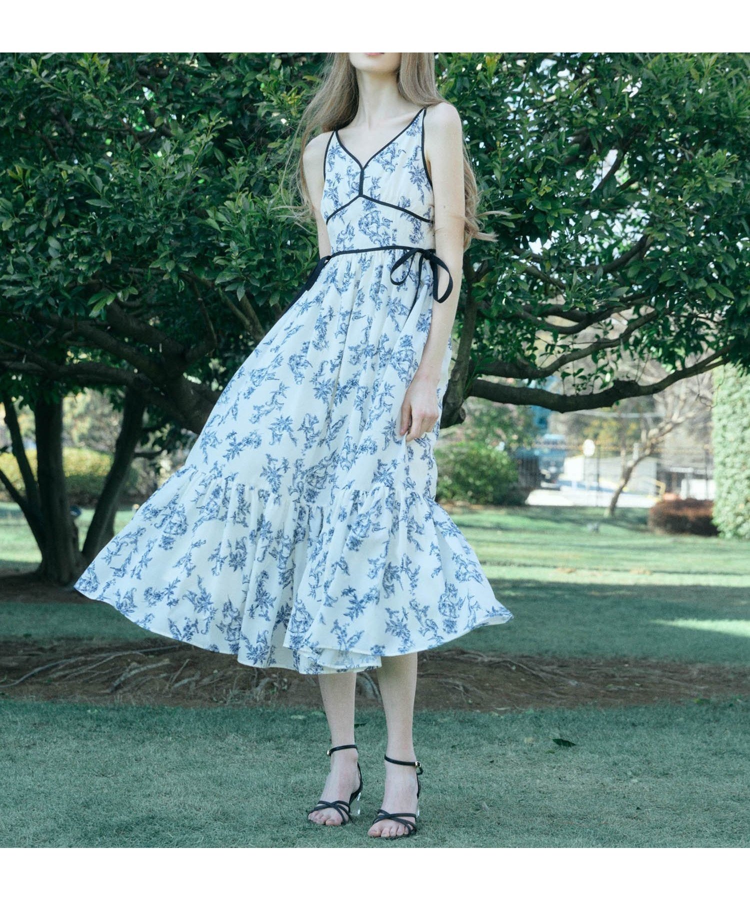【エイミーイストワール/eimy istoire】のSIDE RIBBON JOUY DRESS インテリア・キッズ・メンズ・レディースファッション・服の通販 founy(ファウニー) 　ファッション　Fashion　レディースファッション　Fashion for Women　ワンピース　Dresses　フォーマル・パーティードレス・結婚式用ドレス　Elegant & Casual Dresses　エレガント 上品　Elegant　カーディガン　Cardigan, Knitwear　キャミワンピース　Cami Dress, Slip Dress　クラシカル　Classical, Vintage-Inspired　サンダル　Sandals, Summer Shoes　ジャケット　Jacket, Outerwear　ティアード　Tiered, Tiered Style　ドレス　Dress, One-Piece　パイピング　Piping, Trim Design　プリント　Print, Printed Pattern　ラップ　Wrap, Wrap Design　リゾート　Resort, Vacation Style　リボン　Ribbon, Bow　ロング　Long, Long-Length　再入荷　Restock / Back in Stock　おすすめ　Recommended / Our Picks　NAVY|ID: prp329100004976471 ipo3291000000037301944
