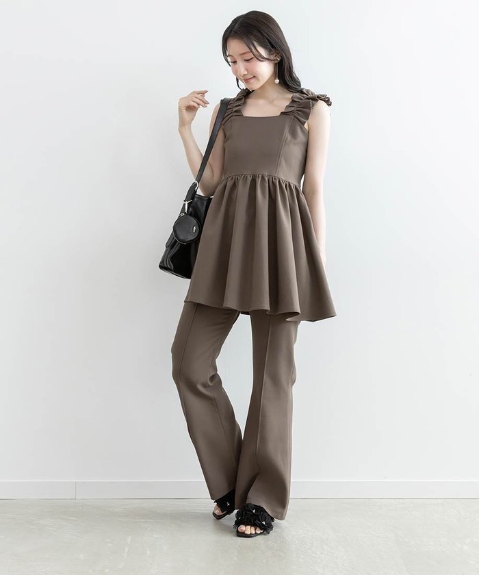 【ランダ/RANDA】のペプラムトップスセットフレアパンツ インテリア・キッズ・メンズ・レディースファッション・服の通販 founy(ファウニー) https://founy.com/ ファッション Fashion レディースファッション Fashion for Women パンツ Pants & Trousers シンプル Simple, Minimal セットアップ Set-Up, Coordinated Outfit センター Center, Center Line フェミニン Feminine, Girly フリル Frill, Ruffle フレア Flare, Flared ペプラム Peplum, Flared Hem |ID: prp329100004976475 ipo3291000000037301957