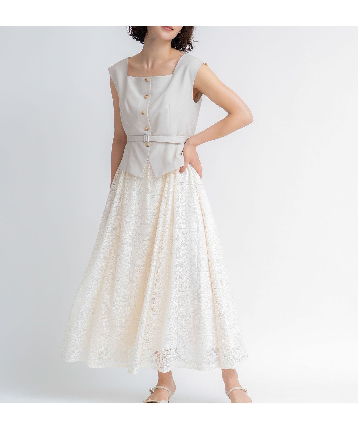 【ノエラ/Noela】のジレライクドッキングワンピース インテリア・キッズ・メンズ・レディースファッション・服の通販 founy(ファウニー) 　ファッション　Fashion　レディースファッション　Fashion for Women　アウター　Coat / Outerwear Collection　スクエア　Square, Square Shape　デコルテ　Décolleté, Neckline　ドッキング　Docking, Mixed Material　ポケット　Pocket, Pocket Detail　レース　Lace, Lace Fabric　エレガント 上品　Elegant　ベージュ|ID: prp329100004976498 ipo3291000000037302038