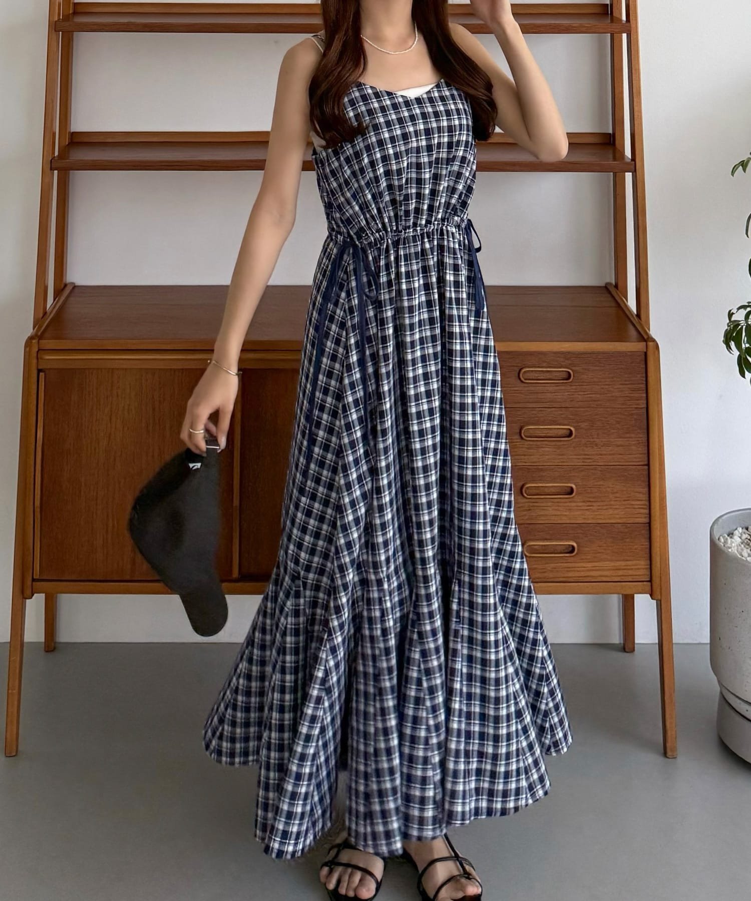 【ジュノア/JUNOAH】のcallautia バイカラードロストリボンキャミワンピース インテリア・キッズ・メンズ・レディースファッション・服の通販 founy(ファウニー) 　ファッション　Fashion　レディースファッション　Fashion for Women　ワンピース　Dresses　キャミソールワンピース　Camisole Dresses　ウォッシュ　Washed Finish　タンブラー　Tumbler, Travel Mug　ダメージ　Distressed, Destroyed　ネップ　Nepp, Slub Yarn　プリント　Print, Printed Pattern　おすすめ　Recommended / Our Picks　ネイビー|ID: prp329100004976503 ipo3291000000037302056