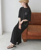 【ディスコート/Discoat】の【WEB限定】ワンポイントロゴカットワンピース 大人の最旬トレンドファッション＆コーディネート founy(ファウニー) ファッション Fashion レディースファッション Fashion for Women ワンピース Dresses インナー Innerwear サークル Circle, Round Design シューズ Shoes, Footwear スリット Slit, Slit Detail フロント Front, Front Design ベスト Vest, Waistcoat ロング Long, Long-Length エレガント 上品 Elegant 帽子 Hat, Headwear 羽織 Haori, Light Jacket thumbnail ブラック|ID: prp329100004976591 ipo3291000000037302360
