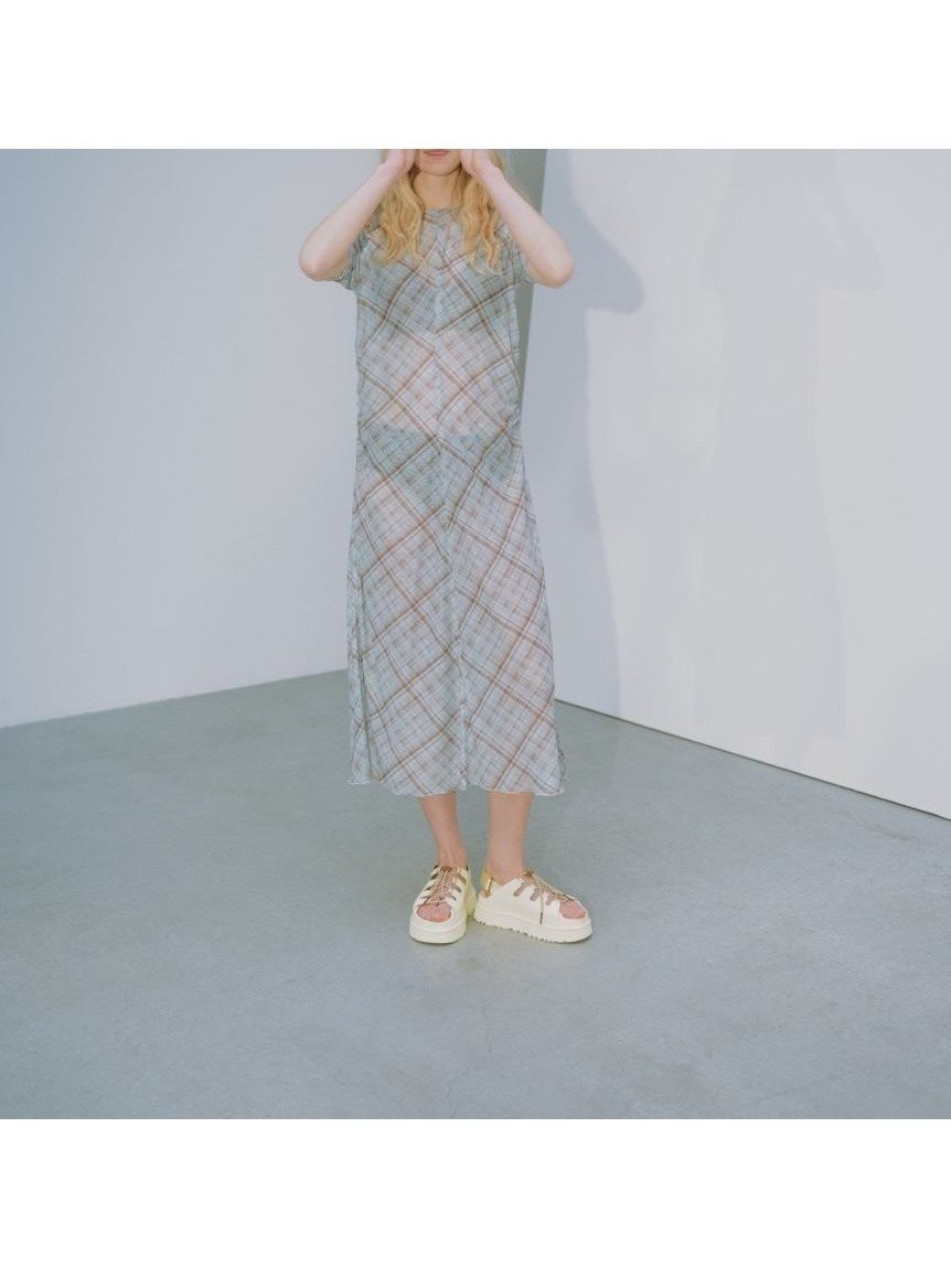 【エミ/emmi】のシアーメッシュチェックワンピース インテリア・キッズ・メンズ・レディースファッション・服の通販 founy(ファウニー) 　ファッション　Fashion　レディースファッション　Fashion for Women　ワンピース　Dresses　ギャザー　Gathered, Ruffled　スマート　Smart, Elegant　チェック　Check, Plaid, Tartan　フィット　Fit, Slim Fit　プリント　Print, Printed Pattern　ペチコート　Petticoat, Underskirt　メッシュ　Mesh, Net Fabric　LBLU[081]|ID: prp329100004976596 ipo3291000000037302377