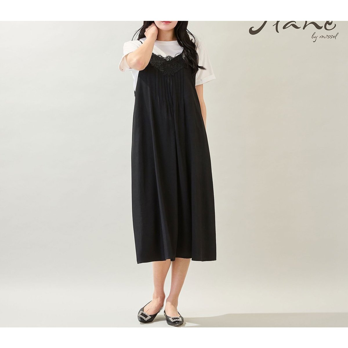 【ミゼール/MISSEL】の【洗える・体型カバー・M~3Lサイズ】レーストリムキャミワンピース(ブラック) インテリア・キッズ・メンズ・レディースファッション・服の通販 founy(ファウニー) 　ファッション　Fashion　レディースファッション　Fashion for Women　ワンピース　Dresses　キャミソールワンピース　Camisole Dresses　エレガント 上品　Elegant　春　Spring　洗える　Machine Washable　カットソー　Cut and Sewn Top　カーディガン　Cardigan, Knitwear　キャミワンピース　Cami Dress, Slip Dress　ツイル　Twist, Twisted Detail　バランス　Balance, Style Balance　フェミニン　Feminine, Girly　レース　Lace, Lace Fabric　S/S・春夏　SS, Spring/Summer, Warm Season　おすすめ　Recommended / Our Picks　夏　Summer　ブラック|ID: prp329100004976610 ipo3291000000037302419