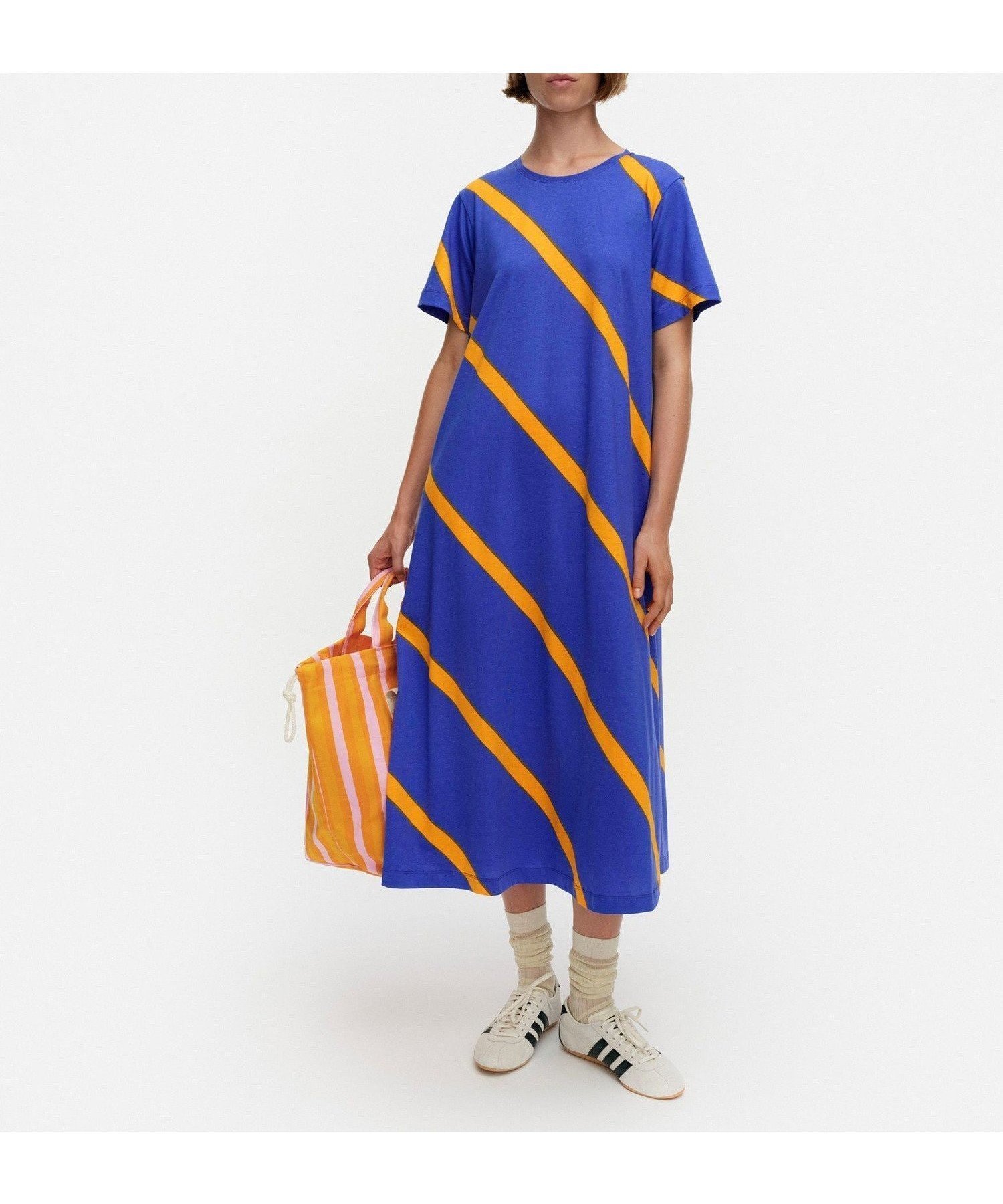 【マリメッコ/marimekko】のPisteinen Basso ワンピース インテリア・キッズ・メンズ・レディースファッション・服の通販 founy(ファウニー) 　ファッション　Fashion　レディースファッション　Fashion for Women　ワンピース　Dresses　スタイリッシュ　Stylish, Fashionable　ストライプ　Stripe, Striped Pattern　モダン　Modern, Contemporary　ロング　Long, Long-Length　半袖　Short Sleeve, Half Sleeve　夏　Summer　春　Spring　S/S・春夏　SS, Spring/Summer, Warm Season　ブルー×イエロー|ID: prp329100004976657 ipo3291000000037302581