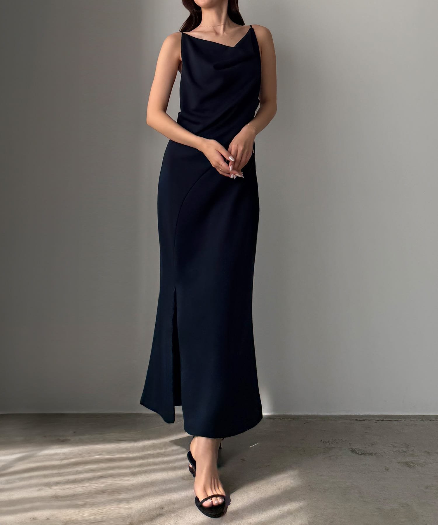 【ジュノア/JUNOAH】のLouere ドレープ前ファスナースリットキャミワンピース【一部ぺチスカートセット】 インテリア・キッズ・メンズ・レディースファッション・服の通販 founy(ファウニー) 　ファッション　Fashion　レディースファッション　Fashion for Women　スカート　Skirts　ドレープ　Drape, Draping Fabric　ネイビー|ID: prp329100004976673 ipo3291000000037302631