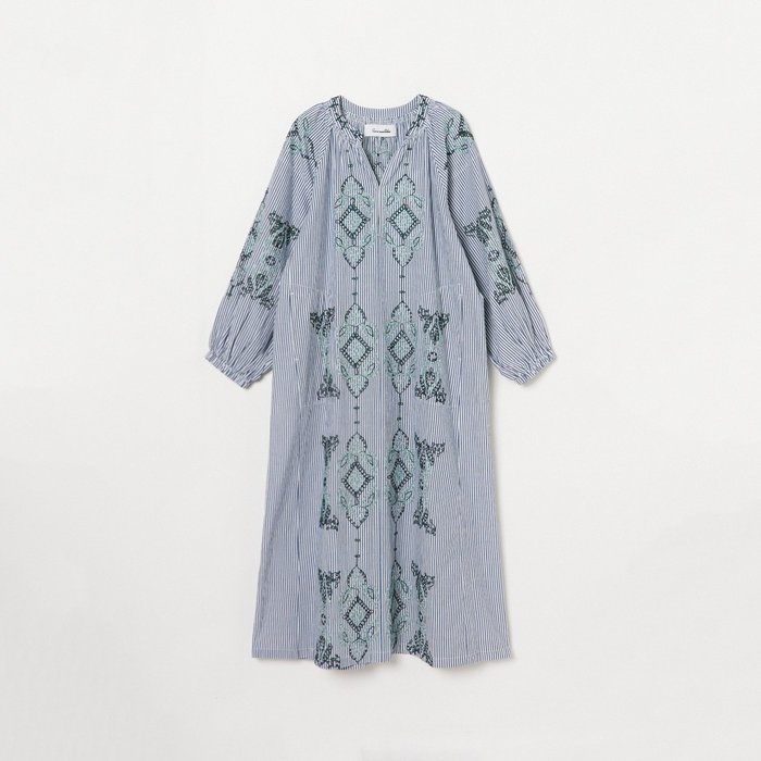 【エリオポール/heliopole】のCOTTON AARI EMBROIDERY DRESS インテリア・キッズ・メンズ・レディースファッション・服の通販 founy(ファウニー) https://founy.com/ ファッション Fashion レディースファッション Fashion for Women ワンピース Dresses フォーマル・パーティードレス・結婚式用ドレス Elegant & Casual Dresses インド Indian Textile プリント Print, Printed Pattern |ID: prp329100004976710 ipo3291000000037302768