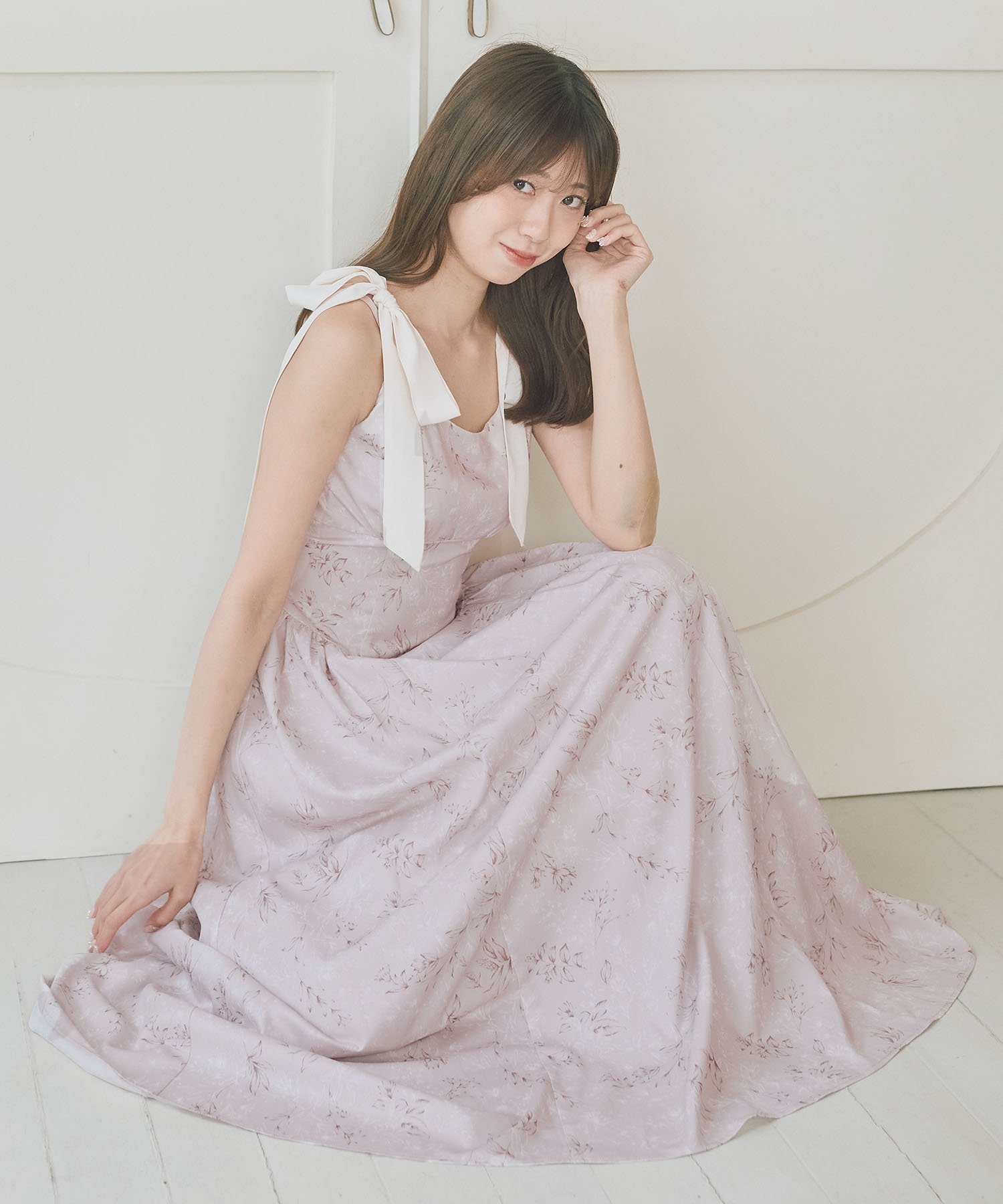 【マジェスティック レゴン/MAJESTIC LEGON】のリボンショルダーフラワーワンピース インテリア・キッズ・メンズ・レディースファッション・服の通販 founy(ファウニー) 　ファッション　Fashion　レディースファッション　Fashion for Women　ワンピース　Dresses　カーディガン　Cardigan, Knitwear　コンパクト　Compact, Small Size　サンダル　Sandals, Summer Shoes　ダウン　Down, Puffer　フィット　Fit, Slim Fit　フェミニン　Feminine, Girly　フラット　Flat, Flat Shoes　リボン　Ribbon, Bow　リラックス　Relax, Relaxed Fit　ロング　Long, Long-Length　再入荷　Restock / Back in Stock　エレガント 上品　Elegant　ピンク柄|ID: prp329100004976773 ipo3291000000037302973