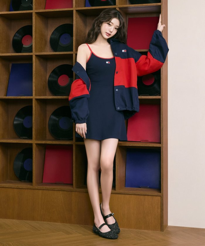 【トミーヒルフィガー/TOMMY HILFIGER】のフィットアンドフレアストラップバッジワンピース インテリア・キッズ・メンズ・レディースファッション・服の通販 founy(ファウニー) https://founy.com/ ファッション Fashion レディースファッション Fashion for Women ワンピース Dresses アメリカン American Style キャミワンピース Cami Dress, Slip Dress クラシック Classic, Timeless Style クール Cool, Chic ゴルフ Golf スポーティ Sporty, Casual Athletic センター Center, Center Line ツイスト Tweed, Tweed Fabric デニム Denim, Jeans Material パイピング Piping, Trim Design フロント Front, Front Design モダン Modern, Contemporary ラップ Wrap, Wrap Design 人気 Popular, Best Seller |ID: prp329100004976821 ipo3291000000037354780