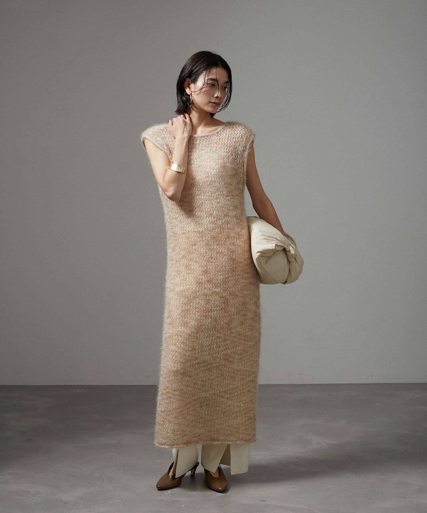 【サロン アダム エ ロペ/SALON adam et rope'】の【WEB限定】フラッフィシアー2WAYワンピース インテリア・キッズ・メンズ・レディースファッション・服の通販 founy(ファウニー) 　ファッション　Fashion　レディースファッション　Fashion for Women　ワンピース　Dresses　インナー　Innerwear　キャミソール　Camisole, Spaghetti Strap Top　シアー　Sheer, See-Through　スリット　Slit, Slit Detail　タンク　Tank Top, Sleeveless Top　ノースリーブ　Sleeveless, No-Sleeve　ハイネック　High Neck, Mock Neck　ボトム　Bottoms, Lower Wear　ポケット　Pocket, Pocket Detail　ミックス　Mix, Mixed Style　おすすめ　Recommended / Our Picks　ベージュ系(28)|ID: prp329100004976891 ipo3291000000037303375