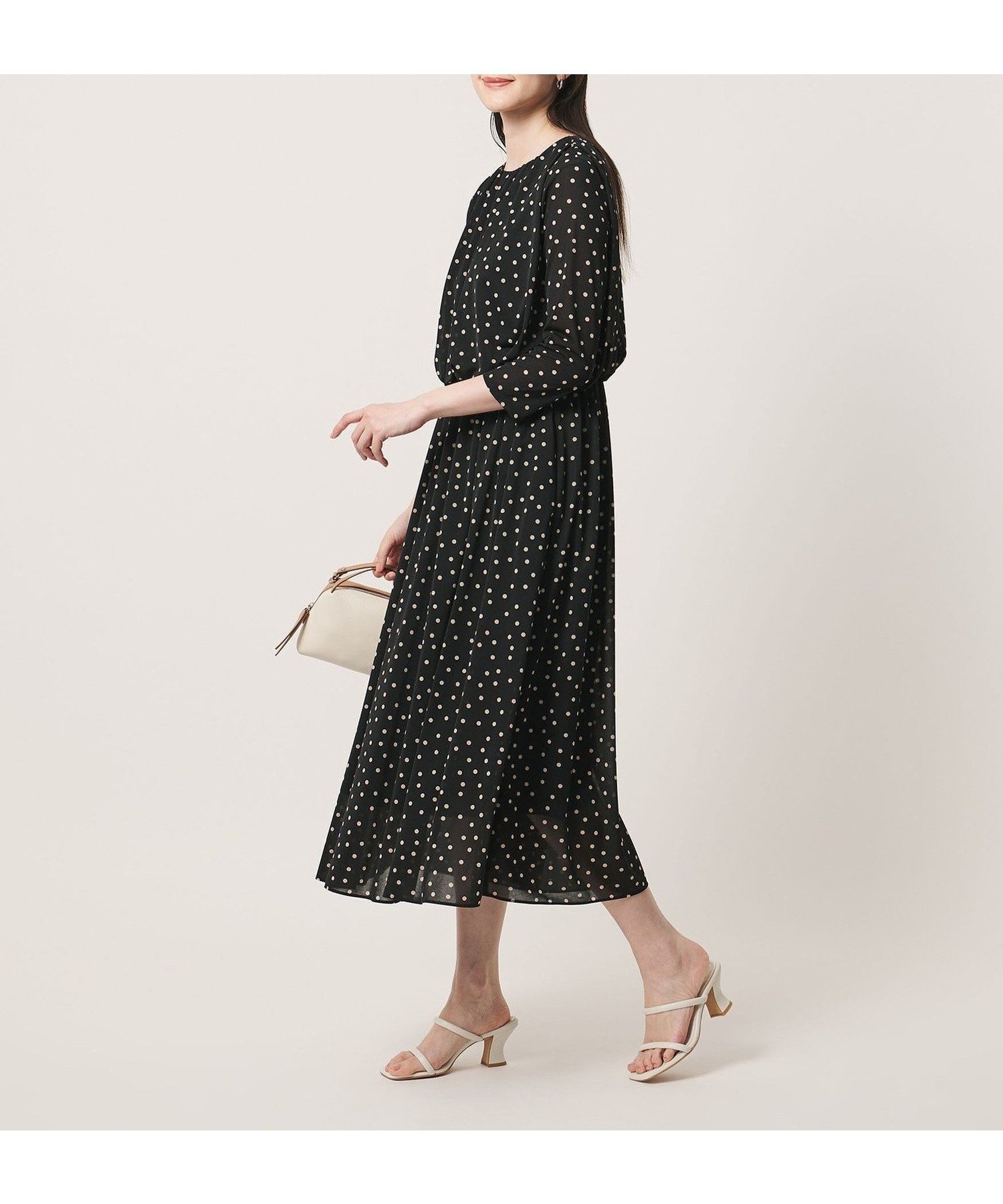 【ユナイテッドアローズ/UNITED ARROWS】のギャザー ドレープ ワンピース -ウォッシャブル- インテリア・キッズ・メンズ・レディースファッション・服の通販 founy(ファウニー) 　ファッション　Fashion　レディースファッション　Fashion for Women　ワンピース　Dresses　ウォッシャブル　Machine Washable　カーディガン　Cardigan, Knitwear　ギャザー　Gathered, Ruffled　ジャケット　Jacket, Outerwear　ドット　Polka Dot, Dot Pattern　ドレープ　Drape, Draping Fabric　おすすめ　Recommended / Our Picks　旅行　Travel　その他1|ID: prp329100004976903 ipo3291000000037303414