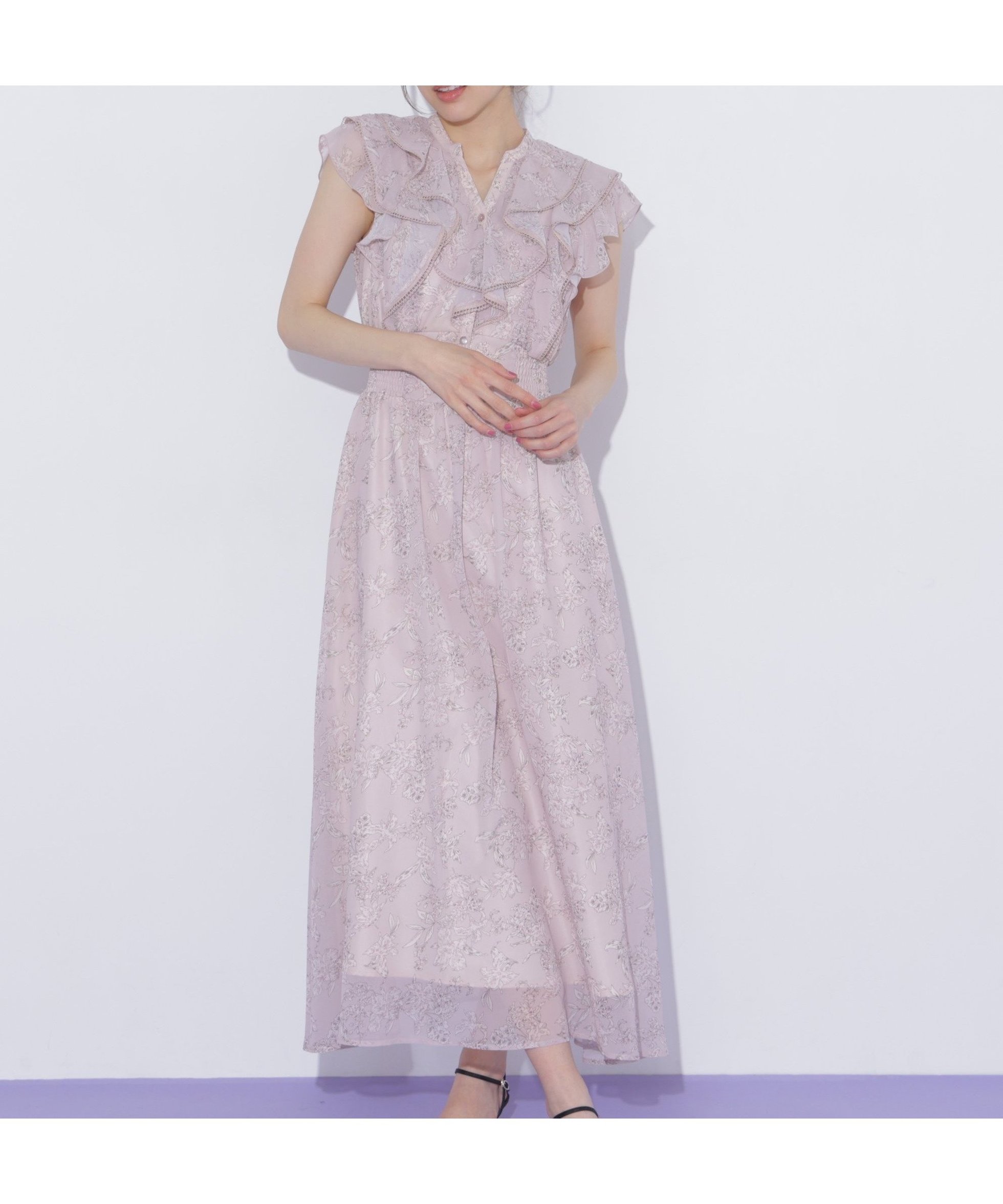 【ジルバイジルスチュアート/JILL by JILLSTUART】のフラワープリントラッフルワンピース インテリア・キッズ・メンズ・レディースファッション・服の通販 founy(ファウニー) 　ファッション　Fashion　レディースファッション　Fashion for Women　ワンピース　Dresses　シャーリング　Shirring, Ruched　スマート　Smart, Elegant　デコルテ　Décolleté, Neckline　フィット　Fit, Slim Fit　フェミニン　Feminine, Girly　フリル　Frill, Ruffle　プリント　Print, Printed Pattern　ラッフル　Ruffle, Frill　レース　Lace, Lace Fabric　ピンク1|ID: prp329100004976948 ipo3291000000037303567