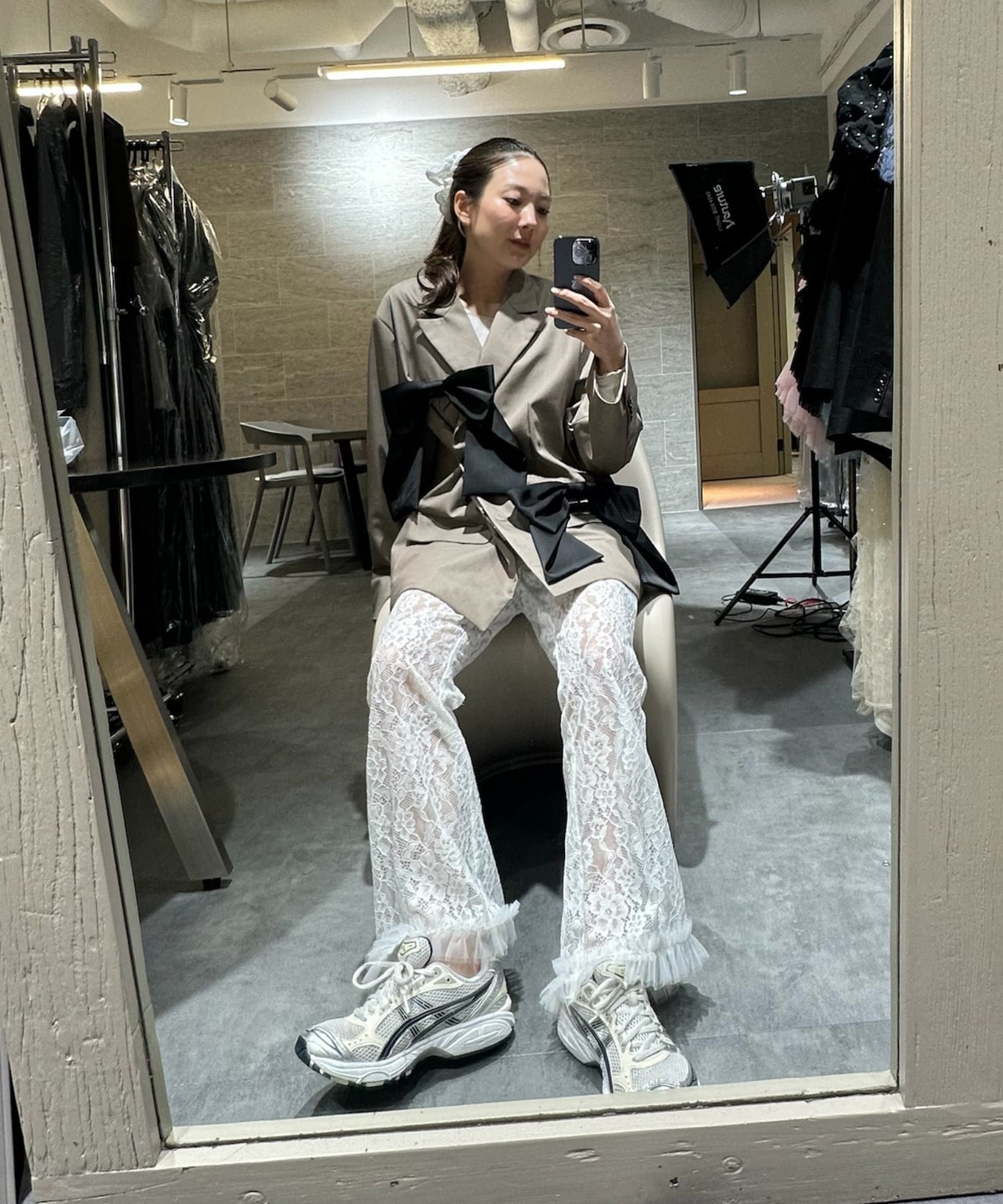 【アンドレスド/ANDRESD】の結婚式・二次会対応 レースフレアパンツ インテリア・キッズ・メンズ・レディースファッション・服の通販 founy(ファウニー) 　ファッション　Fashion　レディースファッション　Fashion for Women　パンツ　Pants & Trousers　シンプル　Simple, Minimal　フリル　Frill, Ruffle　フレア　Flare, Flared　レース　Lace, Lace Fabric　おすすめ　Recommended / Our Picks　エレガント 上品　Elegant　セレモニー　Ceremony　結婚式　Wedding　二次会　After Party　オフホワイト|ID: prp329100004976952 ipo3291000000037303582