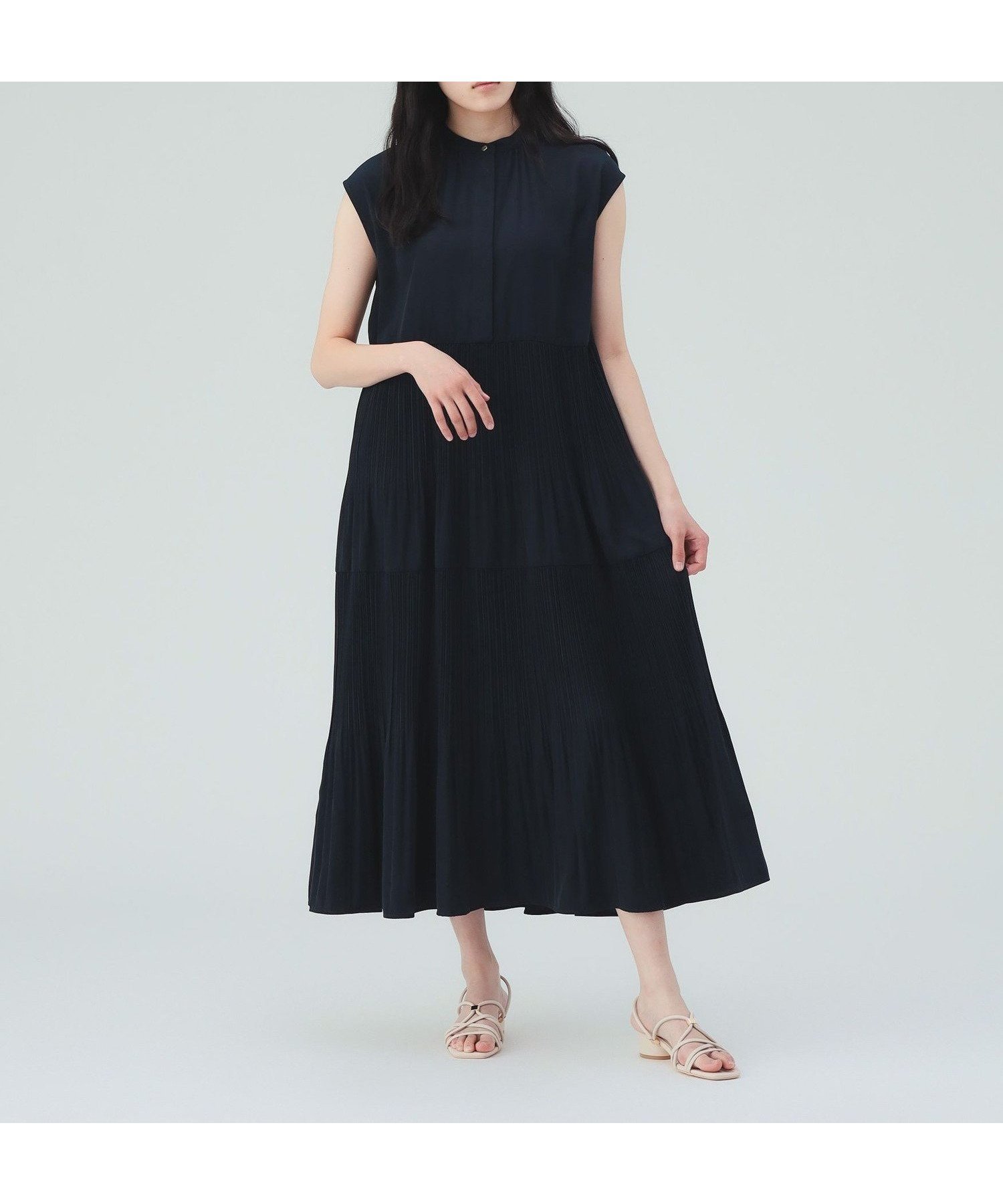 【ビームス ハート/BEAMS HEART】のスキッパー ティアード ワンピース 26SS ウォッシャブル 旅行 インテリア・キッズ・メンズ・レディースファッション・服の通販 founy(ファウニー) 　ファッション　Fashion　レディースファッション　Fashion for Women　ワンピース　Dresses　2026年　2026　2026春夏・S/S　Spring/Summer 2026 SS26　ウォッシャブル　Machine Washable　エレガント 上品　Elegant　スキッパー　Skipper, Open Collar　スタンド　Stand Collar, Upright Stand　スリーブ　Sleeve, Long Sleeve / Short Sleeve　ティアード　Tiered, Tiered Style　フレンチ　French, French Style　旅行　Travel　NAVY|ID: prp329100004976970 ipo3291000000037303649