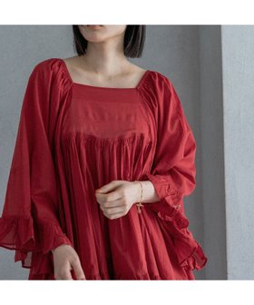 【アパートバイローリーズ/apart by lowrys】のギャザーフレアチュニックワンピース 大人の最旬トレンドファッション＆コーディネート founy(ファウニー) ファッション Fashion レディースファッション Fashion for Women ワンピース Dresses チュニック Tunic Tops & Dresses インド Indian Textile 洗える Machine Washable ギャザー Gathered, Ruffled 切替 Switching, Contrast Panel 軽量 Lightweight, Ultra Light ショルダー Shoulder, Shoulder Strap スクエア Square, Square Shape チュニック Tunic, Long Top デニム Denim, Jeans Material ボトム Bottoms, Lower Wear 水着 Swimsuit, Swimwear リゾート Resort, Vacation Style レーシー Lacy, Lace-Like おすすめ Recommended / Our Picks 夏 Summer |ID:prp329100004976988