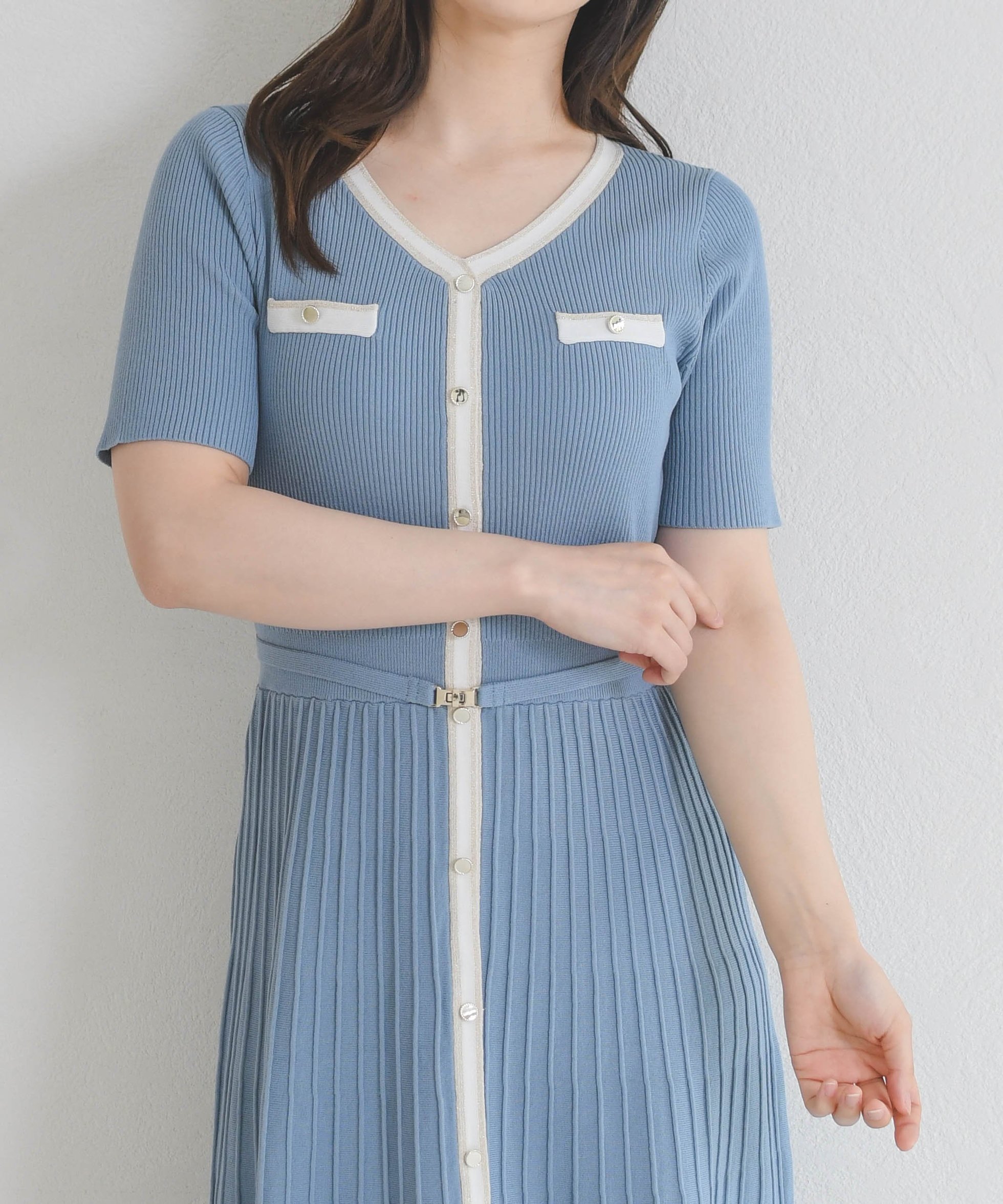 【ミッシュマッシュ/MISCH MASCH】のラメ配色AラインVネックニットワンピース MM627417 インテリア・キッズ・メンズ・レディースファッション・服の通販 founy(ファウニー) 　ファッション　Fashion　レディースファッション　Fashion for Women　ワンピース　Dresses　ニットワンピース　Knit Dresses　シンプル　Simple, Minimal　トレンド　Trend, Trending Now　フェミニン　Feminine, Girly　エレガント 上品　Elegant　人気　Popular, Best Seller　ブルー|ID: prp329100004977096 ipo3291000000037304093