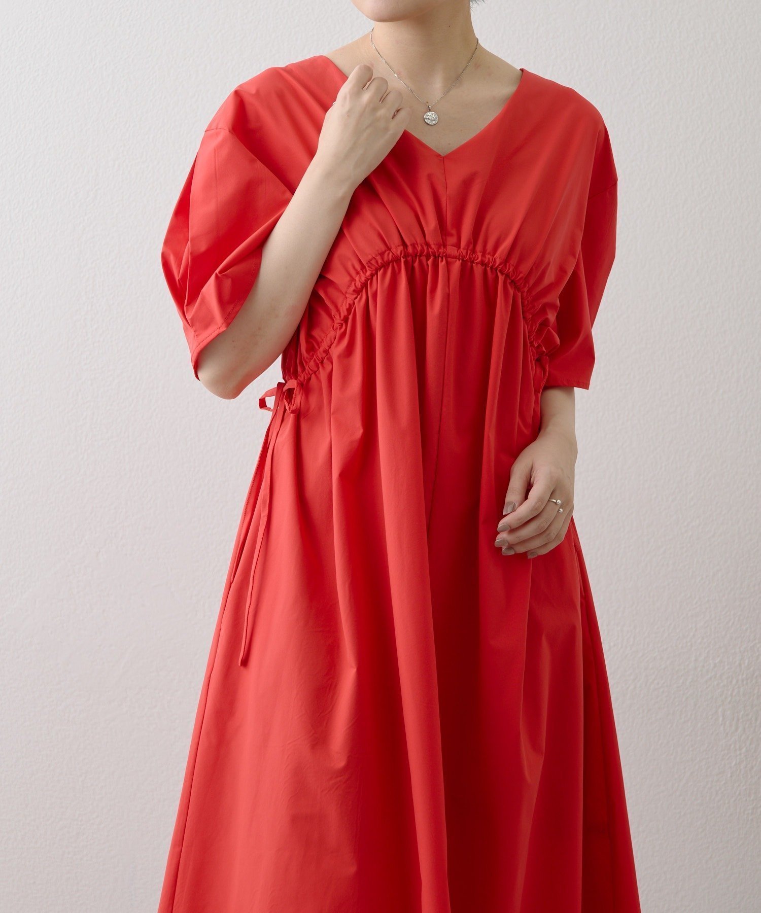 【イア パピヨネ/ear PAPILLONNER】のドロストワンピース【SUM1 STYLE】 インテリア・キッズ・メンズ・レディースファッション・服の通販 founy(ファウニー) 　ファッション　Fashion　レディースファッション　Fashion for Women　ワンピース　Dresses　ギャザー　Gathered, Ruffled　シアー　Sheer, See-Through　スカーフ　Scarf, Neckwear　長袖　Long Sleeve, Full Sleeve　ポケット　Pocket, Pocket Detail　無地　Plain, Solid Color　おすすめ　Recommended / Our Picks　レッド|ID: prp329100004977129 ipo3291000000037304222