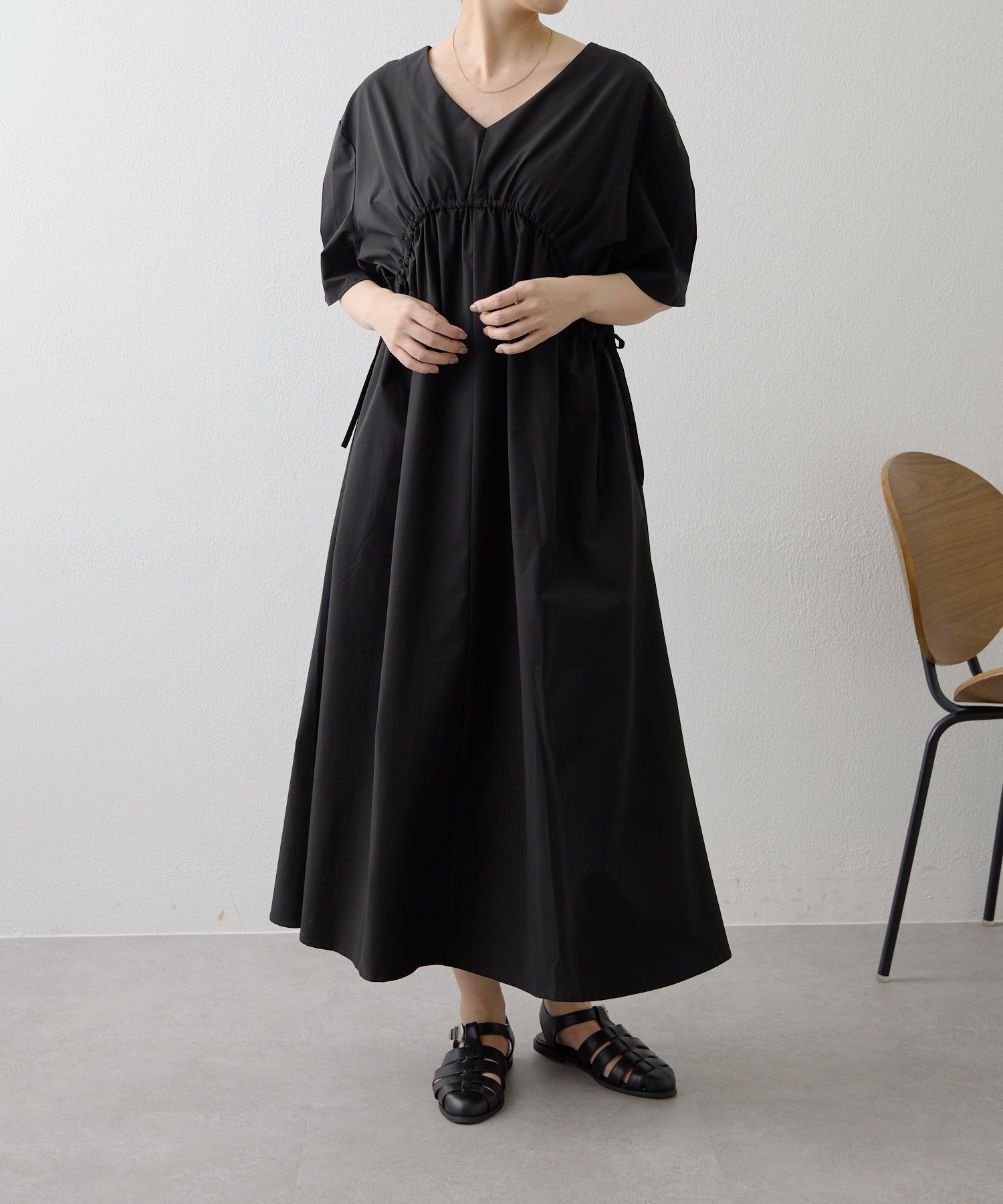 【イア パピヨネ/ear PAPILLONNER】のドロストワンピース【SUM1 STYLE】 インテリア・キッズ・メンズ・レディースファッション・服の通販 founy(ファウニー) 　ファッション　Fashion　レディースファッション　Fashion for Women　ワンピース　Dresses　ギャザー　Gathered, Ruffled　シアー　Sheer, See-Through　スカーフ　Scarf, Neckwear　長袖　Long Sleeve, Full Sleeve　ポケット　Pocket, Pocket Detail　無地　Plain, Solid Color　おすすめ　Recommended / Our Picks　ブラック|ID: prp329100004977129 ipo3291000000037304224