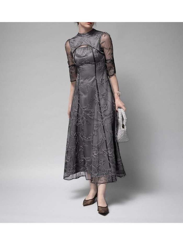 【ラシュッド/LASUD】のカットアウトフラワー刺繍ドレス インテリア・キッズ・メンズ・レディースファッション・服の通販 founy(ファウニー) https://founy.com/ ファッション Fashion レディースファッション Fashion for Women ワンピース Dresses フォーマル・パーティードレス・結婚式用ドレス Elegant & Casual Dresses エアリー Airy Texture スリット Slit, Slit Detail スリーブ Sleeve, Long Sleeve / Short Sleeve チュール Tulip, Tulip Motif ドレス Dress, One-Piece フラワー Flower, Floral フレア Flare, Flared フロント Front, Front Design |ID: prp329100004977146 ipo3291000000037304271