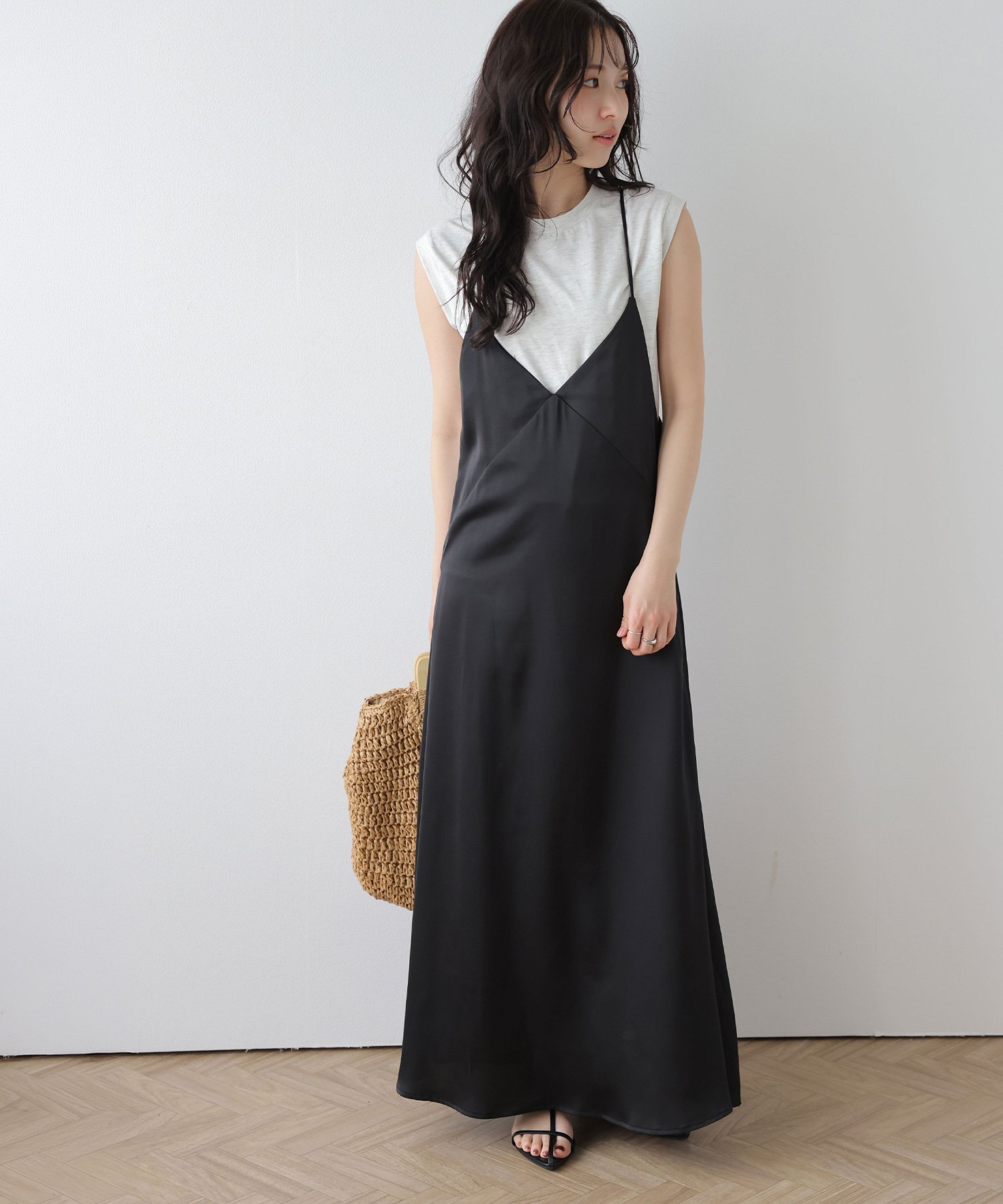【ラジュール/Lajour】のサテンライクキャミソールワンピース インテリア・キッズ・メンズ・レディースファッション・服の通販 founy(ファウニー) 　ファッション　Fashion　レディースファッション　Fashion for Women　ワンピース　Dresses　2026年　2026　2026春夏・S/S　Spring/Summer 2026 SS26　おすすめ　Recommended / Our Picks　とろみ　Fluid, Flowy Fabric　インナー　Innerwear　オケージョン　Occasion Wear　カットソー　Cut and Sewn Top　キャミ　Camisole, Cami Top　サテン　Satin, Glossy Fabric　ジャケット　Jacket, Outerwear　ドレープ　Drape, Draping Fabric　フレア　Flare, Flared　エレガント 上品　Elegant　ブラック|ID: prp329100004977172 ipo3291000000037304343