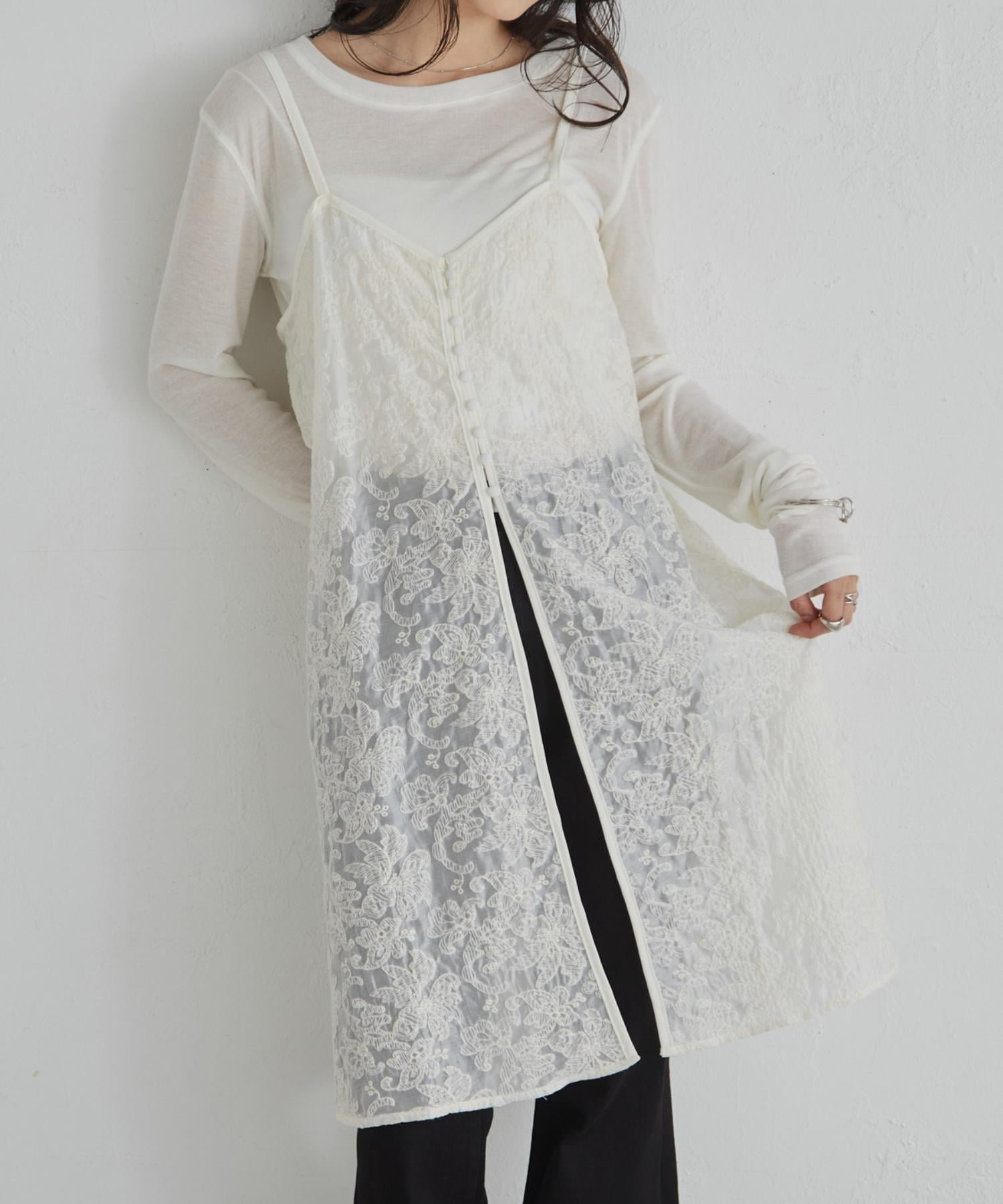 【ラナン/Ranan】のRANAN/刺繍シアーチュニック インテリア・キッズ・メンズ・レディースファッション・服の通販 founy(ファウニー) 　ファッション　Fashion　レディースファッション　Fashion for Women　トップス・カットソー　Cut & Sew Tops　インナー　Innerwear　シアー　Sheer, See-Through　シンプル　Simple, Minimal　スラックス　Slacks, Dress Pants　タンク　Tank Top, Sleeveless Top　チュニック　Tunic, Long Top　デニム　Denim, Jeans Material　トレンド　Trend, Trending Now　ポケット　Pocket, Pocket Detail　レース　Lace, Lace Fabric　ロング　Long, Long-Length　おすすめ　Recommended / Our Picks　夏　Summer　エレガント 上品　Elegant　ビジネス 仕事 通勤　Business / Work / Commuting　WH|ID: prp329100004977183 ipo3291000000037304384