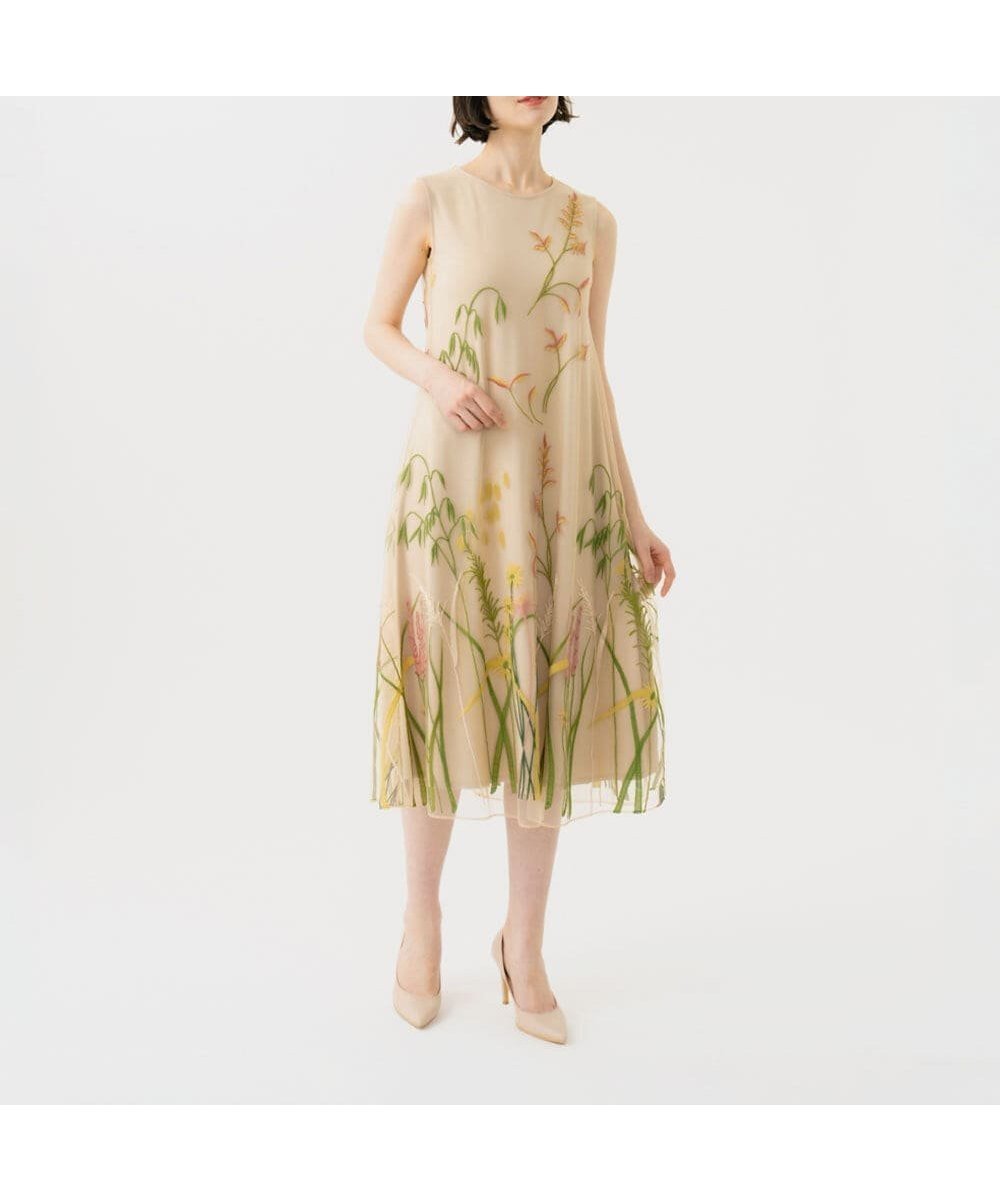 【シビラ/SYBILLA】のリーフ刺繍チュールドレス インテリア・キッズ・メンズ・レディースファッション・服の通販 founy(ファウニー) 　ファッション　Fashion　レディースファッション　Fashion for Women　ワンピース　Dresses　フォーマル・パーティードレス・結婚式用ドレス　Elegant & Casual Dresses　カットソー　Cut and Sewn Top　チュール　Tulip, Tulip Motif　ドレス　Dress, One-Piece　バランス　Balance, Style Balance　リーフ　Leaf, Botanical Leaf　冬　Winter / This Winter　夏　Summer　春　Spring　秋　Autumn　ベージュ|ID: prp329100004977196 ipo3291000000037304422