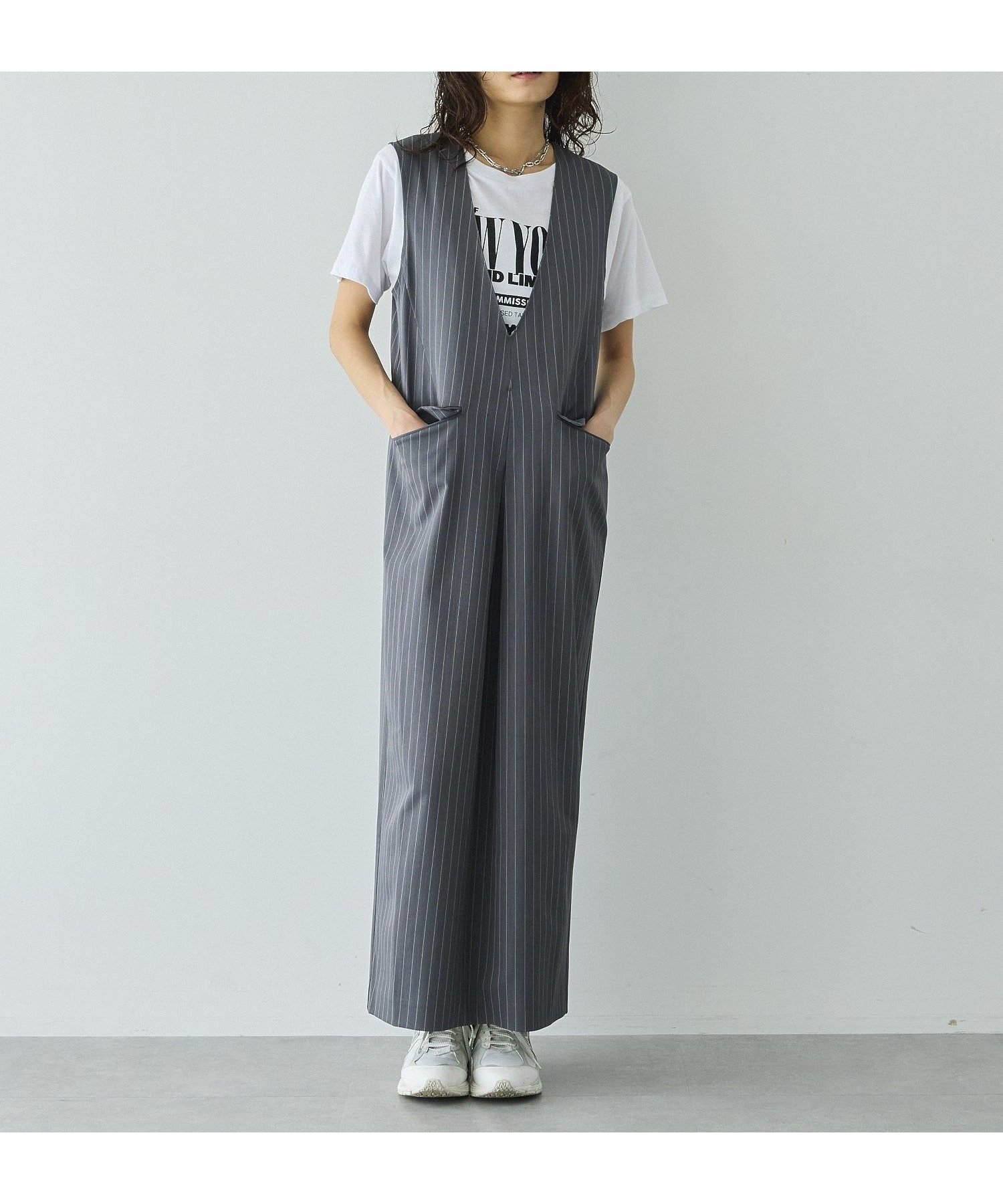 【ガレージ オブ グッド クロージング/GARAGE OF GOOD CLOTHING】のストライプ深Vネックタックジャンパースカート インテリア・キッズ・メンズ・レディースファッション・服の通販 founy(ファウニー) 　ファッション　Fashion　レディースファッション　Fashion for Women　スカート　Skirts　2026年　2026　2026春夏・S/S　Spring/Summer 2026 SS26　インナー　Innerwear　カットソー　Cut and Sewn Top　シンプル　Simple, Minimal　ストライプ　Stripe, Striped Pattern　セットアップ　Set-Up, Coordinated Outfit　セレモニー　Ceremony　フォルム　Silhouette, Form　フォーマル　Formal, Dressy　ポケット　Pocket, Pocket Detail　ストライプグレー|ID: prp329100004977199 ipo3291000000037304431