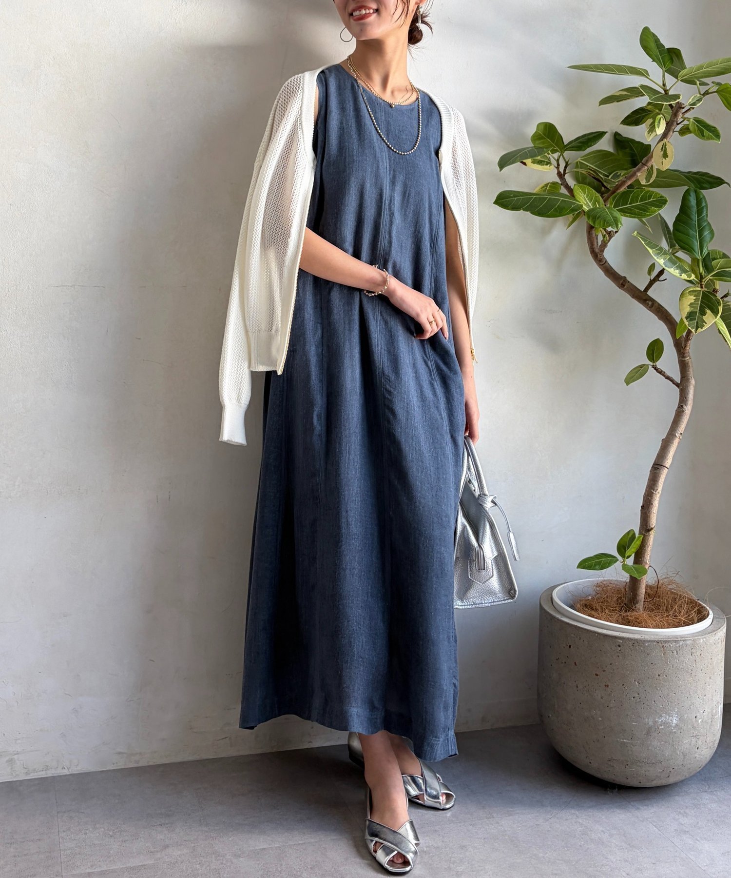 【シェトワ/Chez toi】のシアーデニムBACKZIPワンピース インテリア・キッズ・メンズ・レディースファッション・服の通販 founy(ファウニー) 　ファッション　Fashion　レディースファッション　Fashion for Women　ワンピース　Dresses　ポケット　Pocket, Pocket Detail　リラックス　Relax, Relaxed Fit　再入荷　Restock / Back in Stock　おすすめ　Recommended / Our Picks　インディゴブルー|ID: prp329100004977200 ipo3291000000037304433