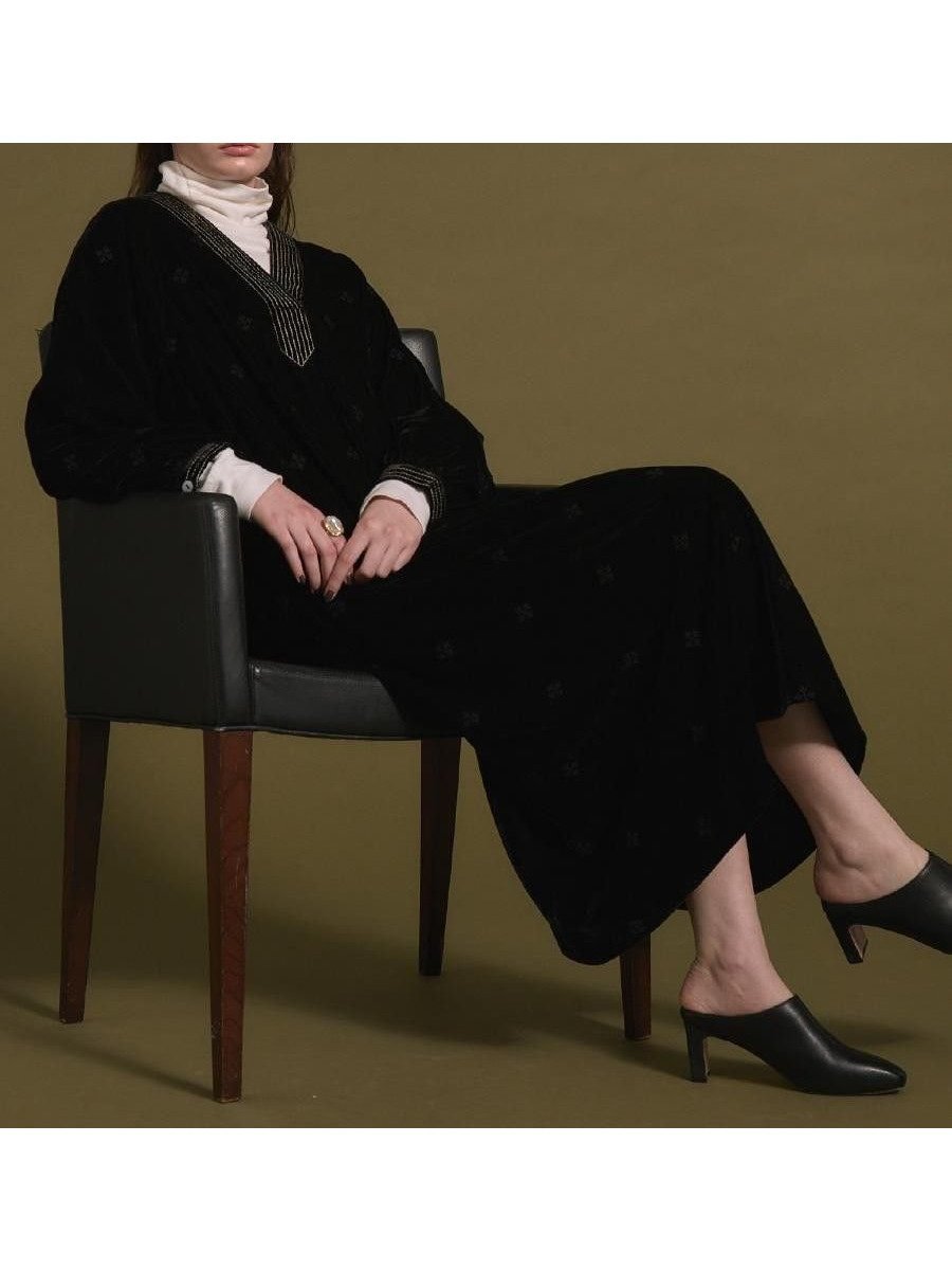 【ヴァン/Vin】のステッチ刺繍カフタンベロアワンピース インテリア・キッズ・メンズ・レディースファッション・服の通販 founy(ファウニー) 　ファッション　Fashion　レディースファッション　Fashion for Women　ワンピース　Dresses　ベロア　Velour, Soft Velvet　リラックス　Relax, Relaxed Fit　エレガント 上品　Elegant　A/W・秋冬　Autumn/Winter　ブラック|ID: prp329100004977272 ipo3291000000037304671