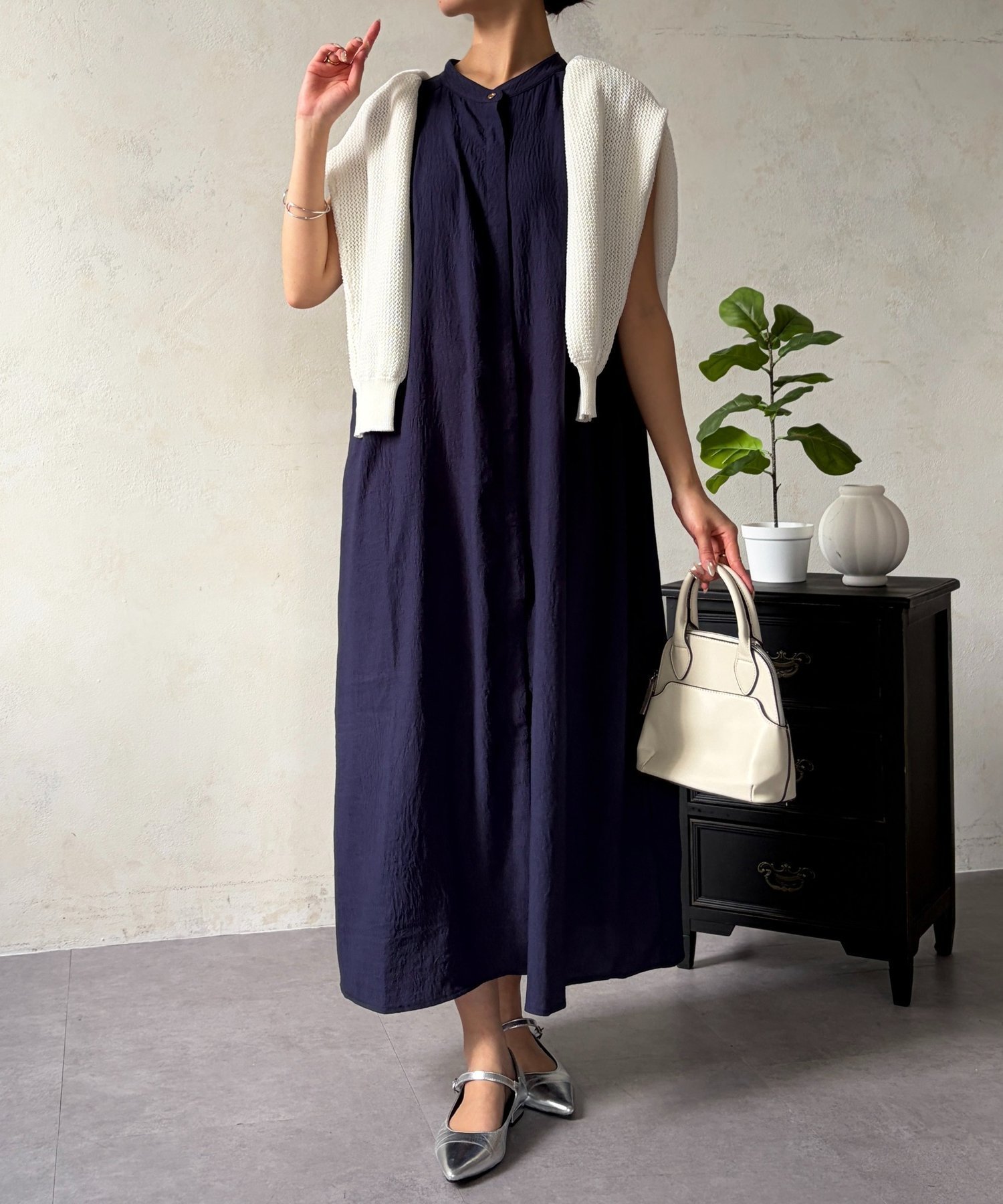 【シェトワ/Chez toi】のノースリシャツワンピース インテリア・キッズ・メンズ・レディースファッション・服の通販 founy(ファウニー) 　ファッション　Fashion　レディースファッション　Fashion for Women　ワンピース　Dresses　シャツワンピース / 1枚で着映えコーデ　Shirt Dresses　デニム　Denim, Jeans Material　ワイド　Wide, Wide Fit　再入荷　Restock / Back in Stock　夏　Summer　ネイビー|ID: prp329100004977281 ipo3291000000037304699