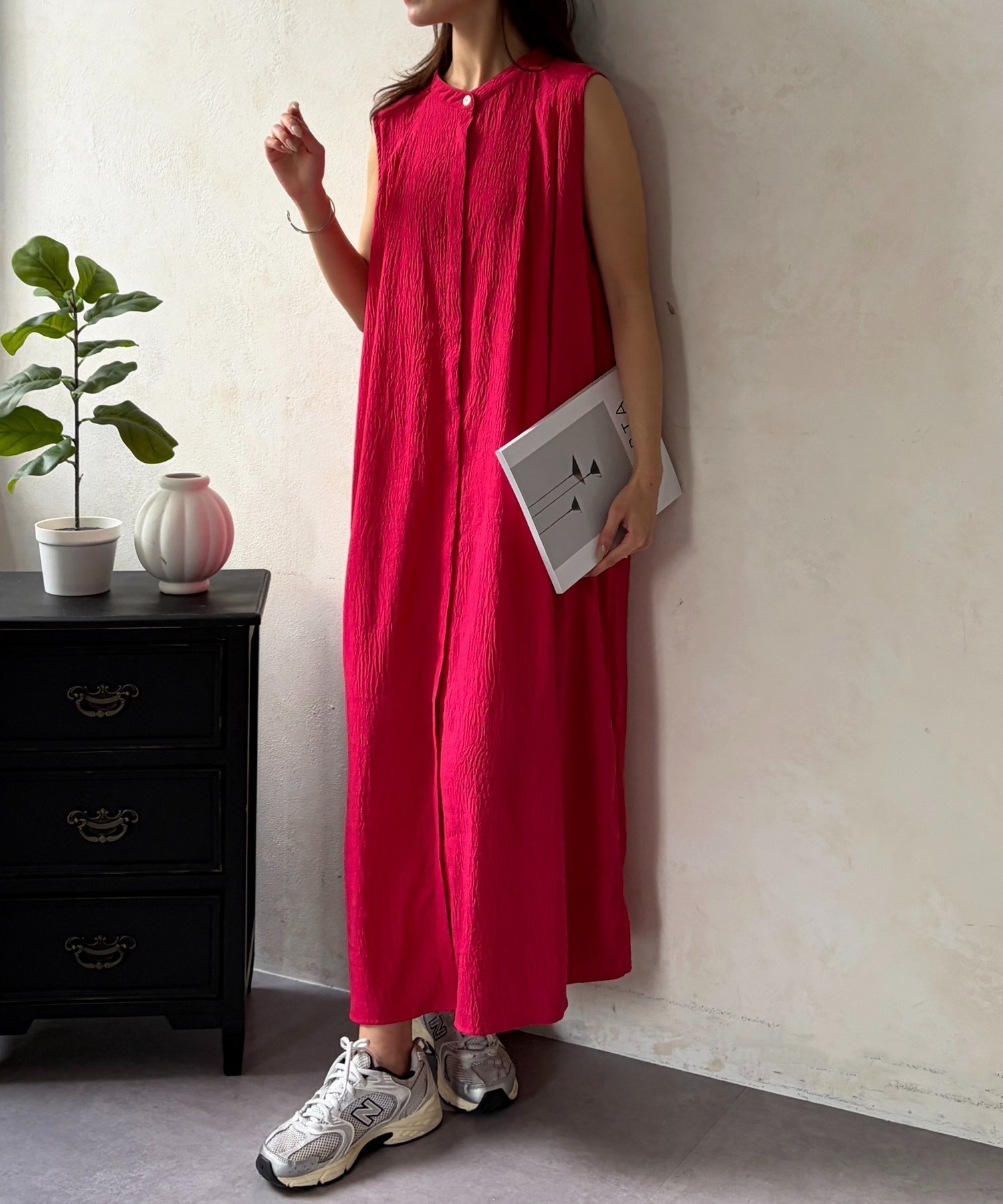 【シェトワ/Chez toi】のノースリシャツワンピース インテリア・キッズ・メンズ・レディースファッション・服の通販 founy(ファウニー) 　ファッション　Fashion　レディースファッション　Fashion for Women　ワンピース　Dresses　シャツワンピース / 1枚で着映えコーデ　Shirt Dresses　デニム　Denim, Jeans Material　ワイド　Wide, Wide Fit　再入荷　Restock / Back in Stock　夏　Summer　レッド|ID: prp329100004977281 ipo3291000000037304700