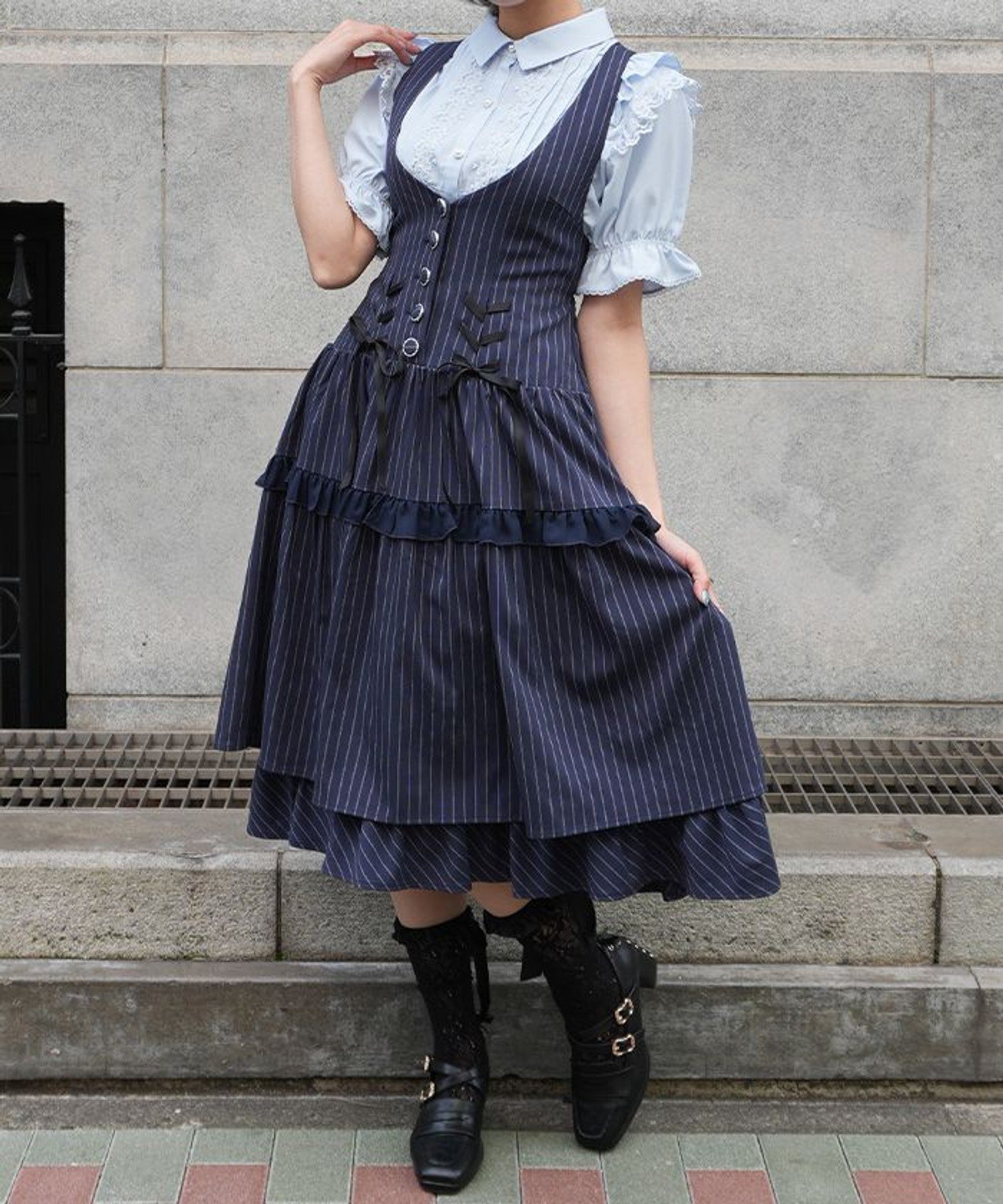 【アクシーズファム/axes femme】のダブルリボンストライプジャンパースカート インテリア・キッズ・メンズ・レディースファッション・服の通販 founy(ファウニー) 　ファッション　Fashion　レディースファッション　Fashion for Women　スカート　Skirts　おすすめ　Recommended / Our Picks　ガーリー　Girly, Feminine Style　クラシカル　Classical, Vintage-Inspired　ストライプ　Stripe, Striped Pattern　バイアス　Bias, Diagonal Cut　フリル　Frill, Ruffle　レース　Lace, Lace Fabric　紺|ID: prp329100004977282 ipo3291000000037304703