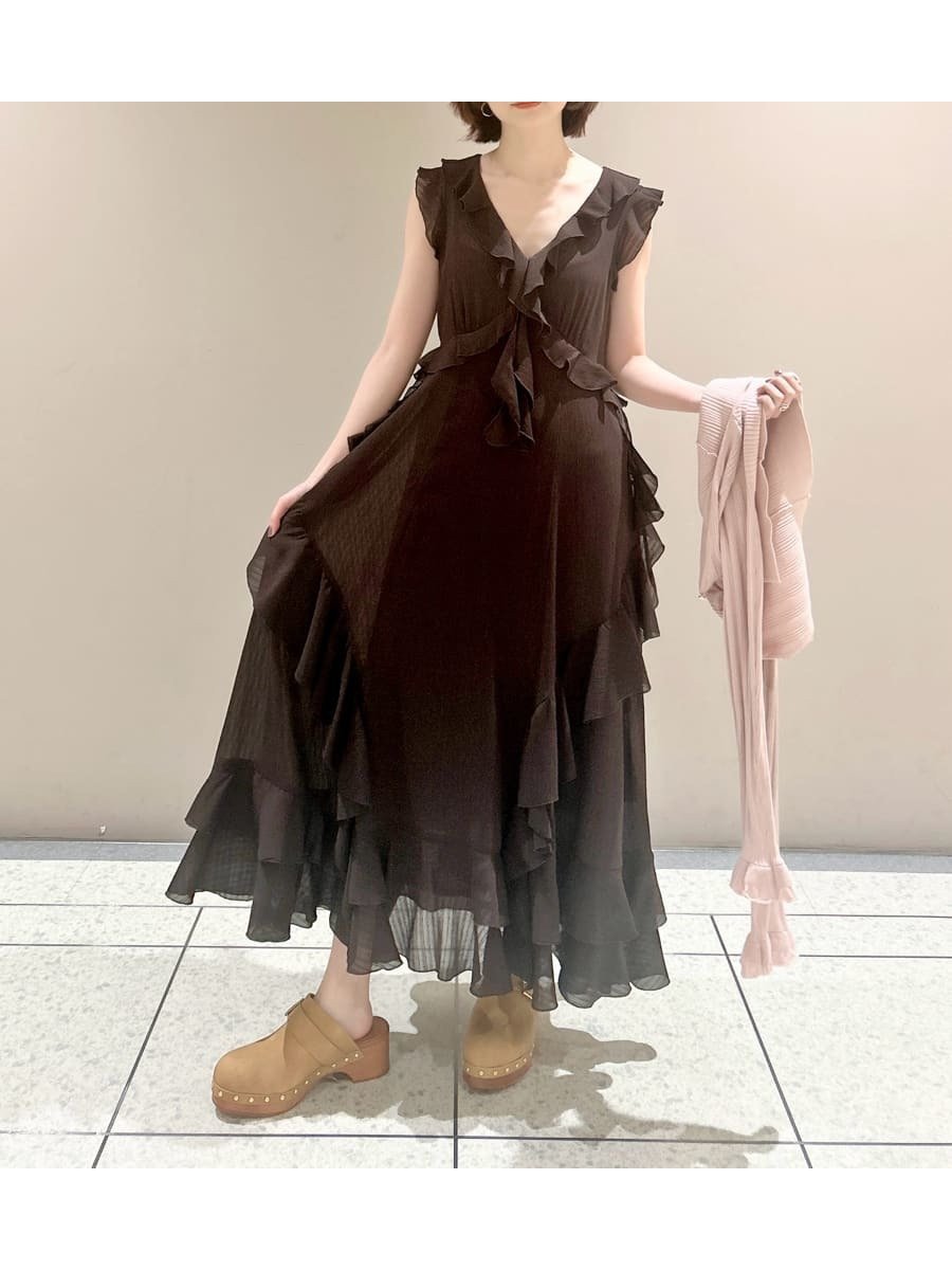 【リリーブラウン/Lily Brown】のラッフルフリルフレアワンピース インテリア・キッズ・メンズ・レディースファッション・服の通販 founy(ファウニー) 　ファッション　Fashion　レディースファッション　Fashion for Women　ワンピース　Dresses　インナー　Innerwear　シフォン　Chiffon, Lightweight Fabric　スマート　Smart, Elegant　ネップ　Nepp, Slub Yarn　フィット　Fit, Slim Fit　フリル　Frill, Ruffle　フレア　Flare, Flared　DBRW[059]|ID: prp329100004977307 ipo3291000000037304803