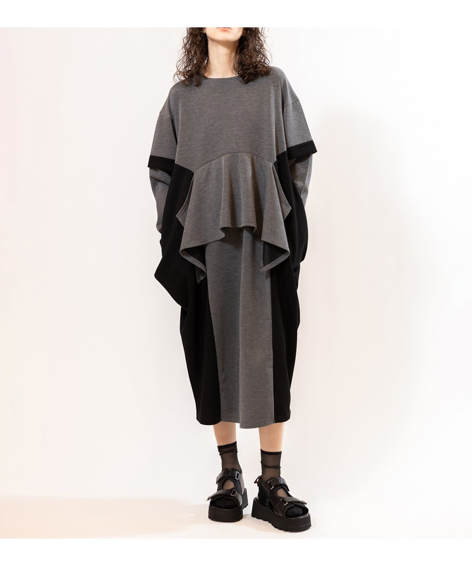 【オズモーシス/OSMOSIS】のサイドドレープ切替ワンピース インテリア・キッズ・メンズ・レディースファッション・服の通販 founy(ファウニー) 　ファッション　Fashion　レディースファッション　Fashion for Women　ワンピース　Dresses　ドレープ　Drape, Draping Fabric　再入荷　Restock / Back in Stock　切替　Switching, Contrast Panel　夏　Summer　S/S・春夏　SS, Spring/Summer, Warm Season　CHARCOAL|ID: prp329100004977321 ipo3291000000037304853
