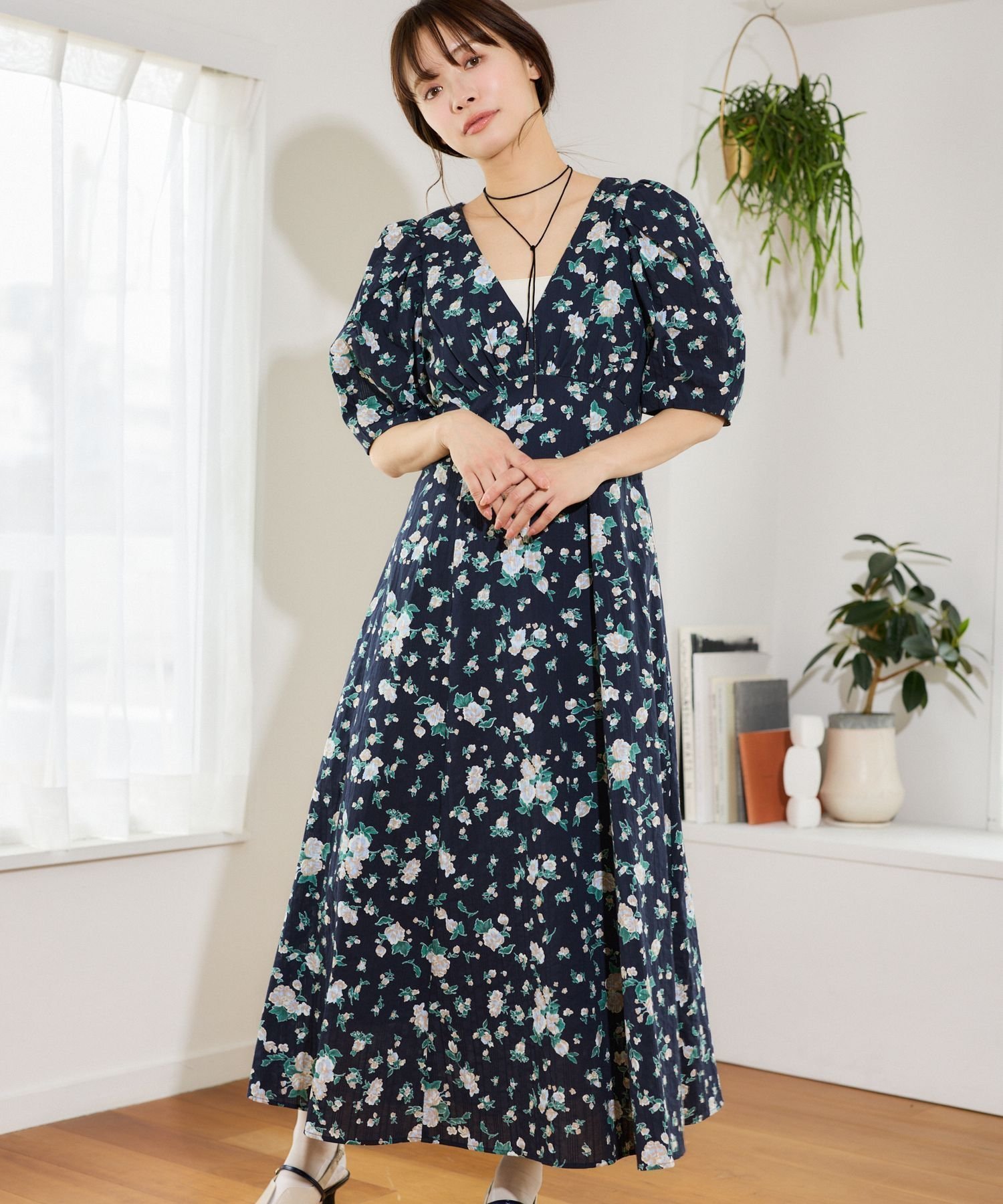 【ミスティ ウーマン/mysty woman】のレトロフラワーVネックワンピース 大人の最旬トレンドファッション＆コーディネート founy(ファウニー) 　ファッション　Fashion　レディースファッション　Fashion for Women　ワンピース　Dresses　おすすめ　Recommended / Our Picks　インナー　Innerwear　キャミソール　Camisole, Spaghetti Strap Top　ギャザー　Gathered, Ruffled　ストライプ　Stripe, Striped Pattern　トレンド　Trend, Trending Now　バランス　Balance, Style Balance　フェミニン　Feminine, Girly　レース　Lace, Lace Fabric　ヴィンテージ　Vintage Style　定番　Standard, Basic Item　 other-1|ID: prp329100004977323 ipo3291000000037304858