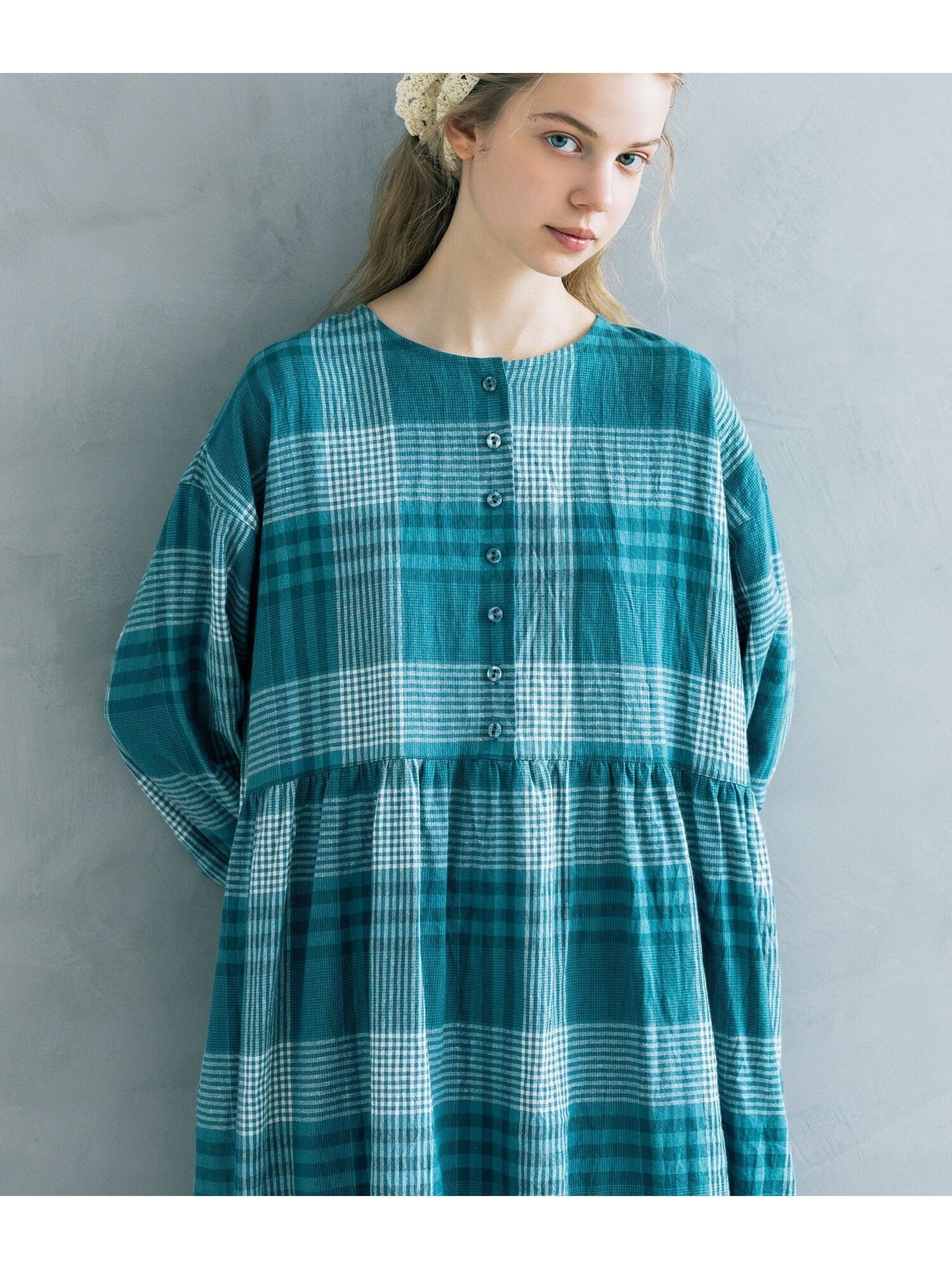 【サマンサモスモス/Samansa Mos2】の【Cross*Linen】ギャザーワンピース インテリア・キッズ・メンズ・レディースファッション・服の通販 founy(ファウニー) 　ファッション　Fashion　レディースファッション　Fashion for Women　ワンピース　Dresses　おすすめ　Recommended / Our Picks　ギャザー　Gathered, Ruffled　シューズ　Shoes, Footwear　シンプル　Simple, Minimal　スニーカー　Sneakers, Trainers　フラット　Flat, Flat Shoes　ベスト　Vest, Waistcoat　リネン　Linen, Linen Fabric　春　Spring　グリーン|ID: prp329100004977330 ipo3291000000037304884