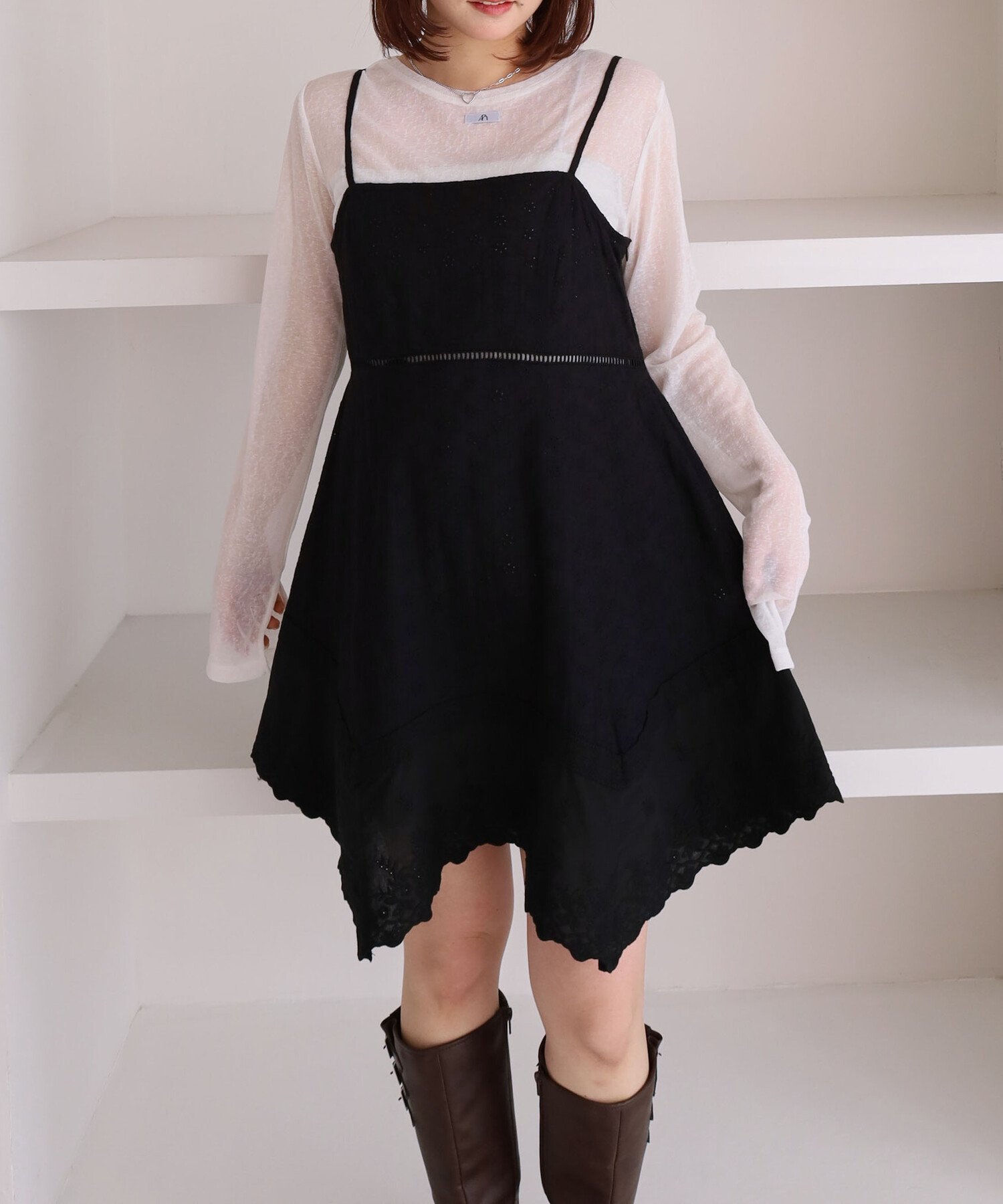【アルシーヴ/archives】のイレヘムスカラップミニキャミワンピース インテリア・キッズ・メンズ・レディースファッション・服の通販 founy(ファウニー) 　ファッション　Fashion　レディースファッション　Fashion for Women　ワンピース　Dresses　キャミソールワンピース　Camisole Dresses　おすすめ　Recommended / Our Picks　インナー　Innerwear　カットソー　Cut and Sewn Top　シンプル　Simple, Minimal　ジャケット　Jacket, Outerwear　チェック　Check, Plaid, Tartan　ブルゾン　Blouson, Bomber Jacket　ペチコート　Petticoat, Underskirt　ランダム　Random, Irregular　レース　Lace, Lace Fabric　切替　Switching, Contrast Panel　春　Spring　BLACK|ID: prp329100004977442 ipo3291000000037305281