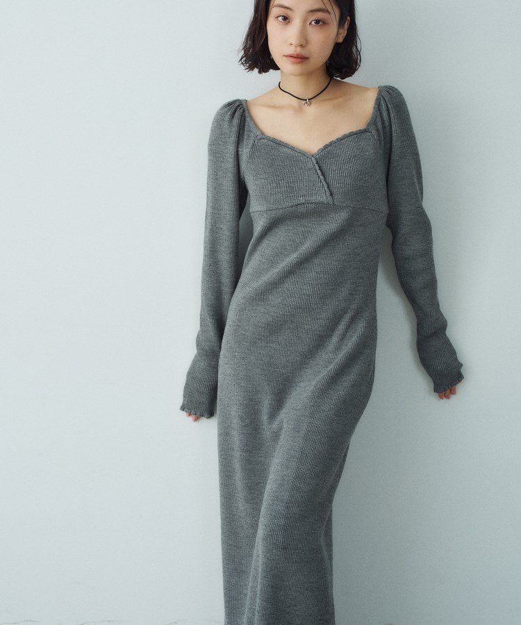 【その他のブランド/Other】のfemi rib knit dress インテリア・キッズ・メンズ・レディースファッション・服の通販 founy(ファウニー) 　ファッション　Fashion　レディースファッション　Fashion for Women　トップス・カットソー　Cut & Sew Tops　ニット　Knit Tops & Sweaters　ワンピース　Dresses　フォーマル・パーティードレス・結婚式用ドレス　Elegant & Casual Dresses　おすすめ　Recommended / Our Picks　カッティング　Cutting Detail　ギャザー　Gathered, Ruffled　スカラップ　Scallop, Scalloped Edge　スニーカー　Sneakers, Trainers　デコルテ　Décolleté, Neckline　デニム　Denim, Jeans Material　フィット　Fit, Slim Fit　リボン　Ribbon, Bow　冬　Winter / This Winter　グレー|ID: prp329100004977512 ipo3291000000037305525