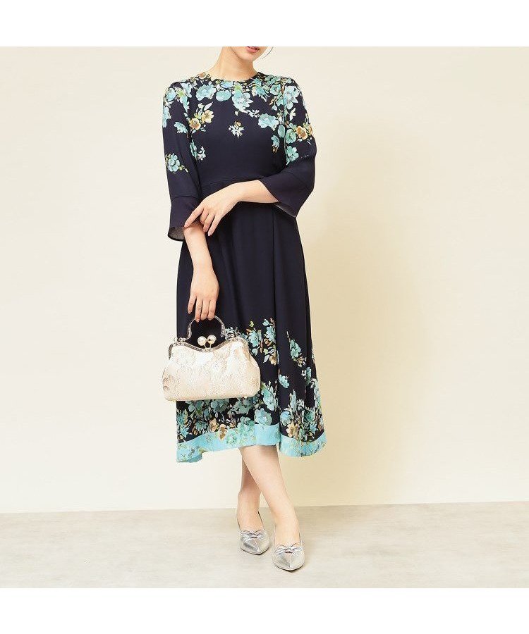 【スーナウーナ/SunaUna】の【co creation and yours/SS~L】花柄パネルワンピース インテリア・キッズ・メンズ・レディースファッション・服の通販 founy(ファウニー) 　ファッション　Fashion　レディースファッション　Fashion for Women　ワンピース　Dresses　なめらか　Smooth, Silky Texture　オリエンタル　Oriental Pattern　ドレープ　Drape, Draping Fabric　フィット　Fit, Slim Fit　フェミニン　Feminine, Girly　フレア　Flare, Flared　プリント　Print, Printed Pattern　人気　Popular, Best Seller　切替　Switching, Contrast Panel　ネイビー|ID: prp329100004977533 ipo3291000000037305600